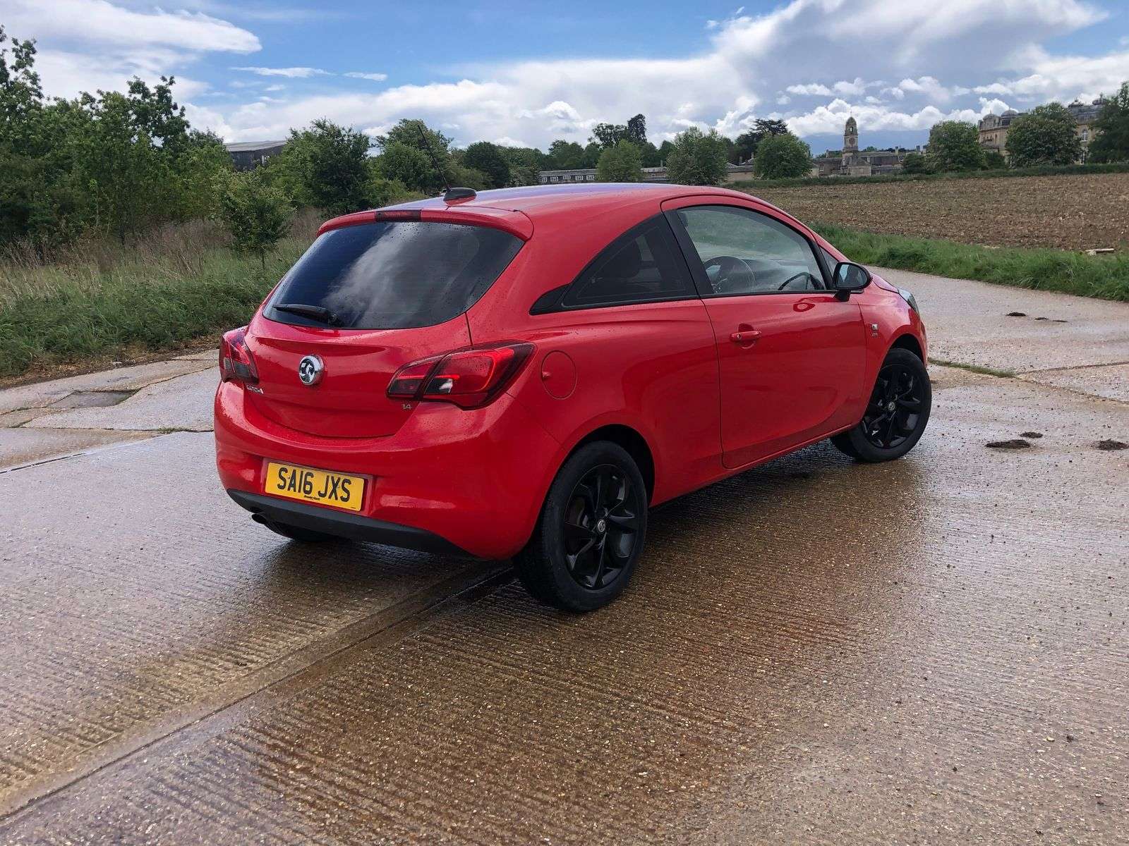 A 2016 VAUXHALL CORSA 1.4i ecoFLEX SRi Hatchback 3dr Petrol Manual Euro 6 (75 ps) A 2016 VAUXHALL CORSA 1.4i ecoFLEX SRi Hatchback 3dr Petrol Manual Euro 6 (75 ps)