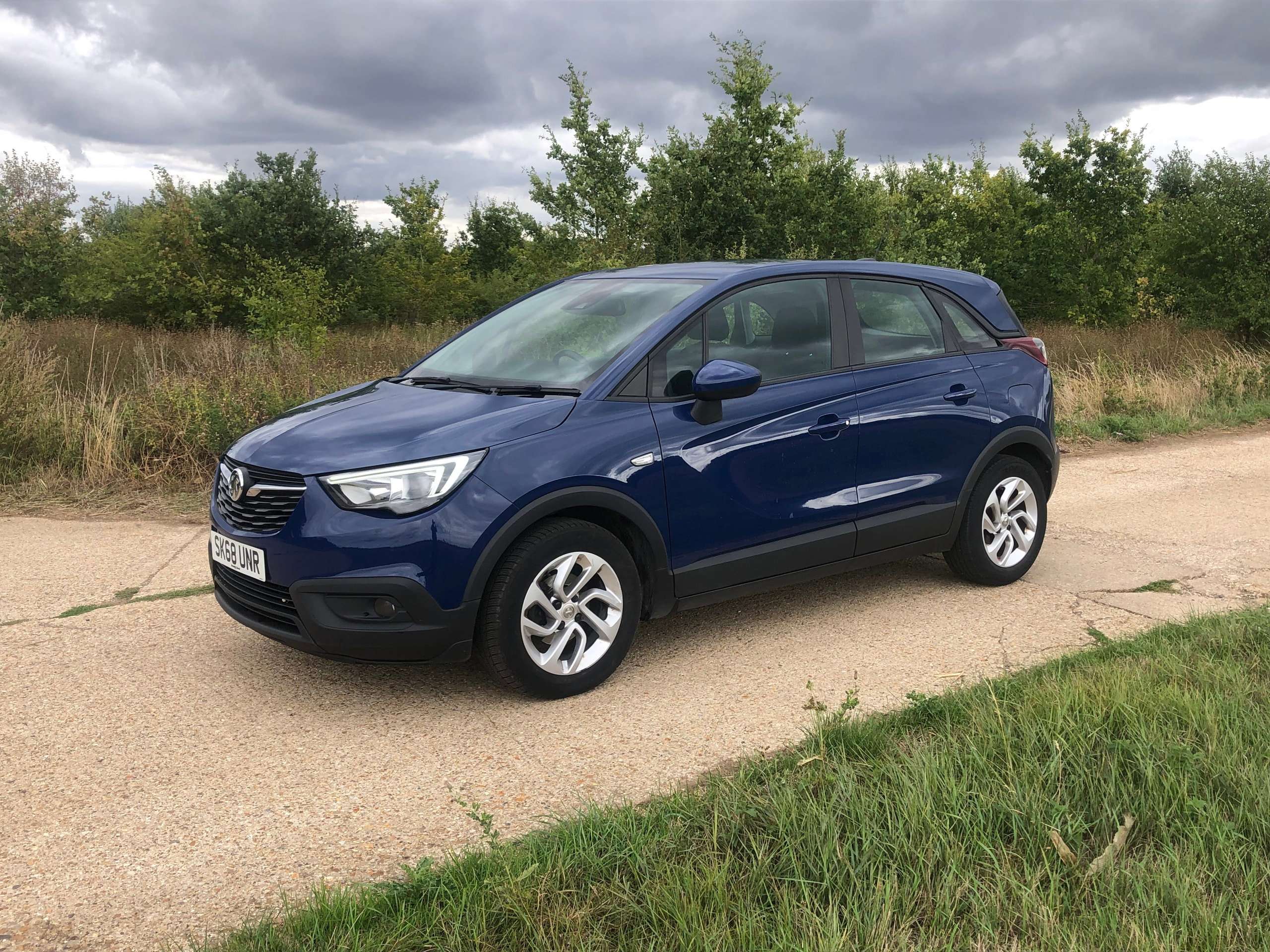 A 2019 VAUXHALL CROSSLAND X 1.2 SE SUV 5dr Petrol Manual Euro 6 (83 ps) A 2019 VAUXHALL CROSSLAND X 1.2 SE SUV 5dr Petrol Manual Euro 6 (83 ps)