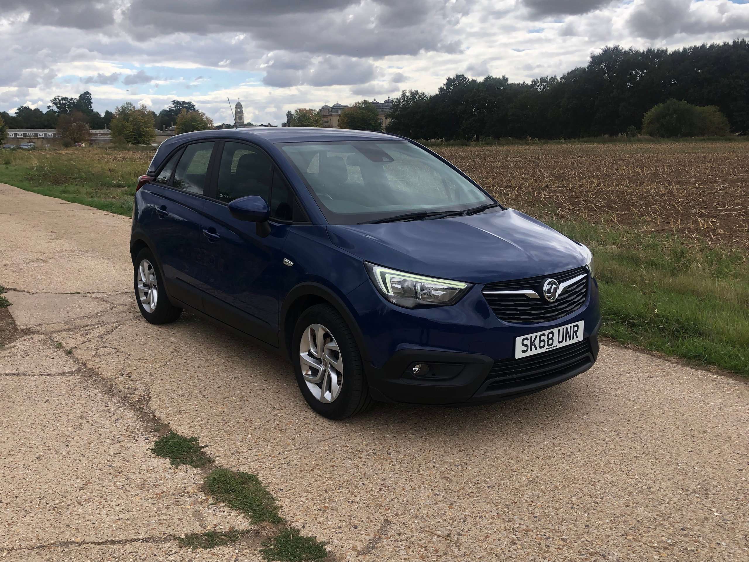 A 2019 VAUXHALL CROSSLAND X 1.2 SE SUV 5dr Petrol Manual Euro 6 (83 ps) A 2019 VAUXHALL CROSSLAND X 1.2 SE SUV 5dr Petrol Manual Euro 6 (83 ps)