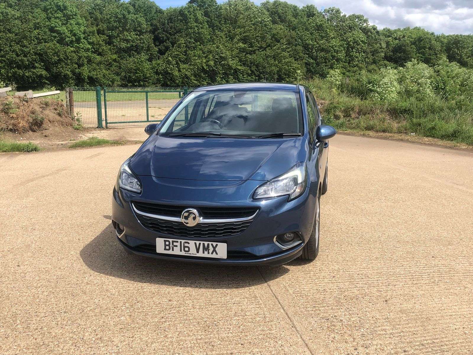 A 2016 VAUXHALL CORSA 1.4i ecoFLEX SRi Hatchback 5dr Petrol Manual Euro 6 (90 ps) A 2016 VAUXHALL CORSA 1.4i ecoFLEX SRi Hatchback 5dr Petrol Manual Euro 6 (90 ps)