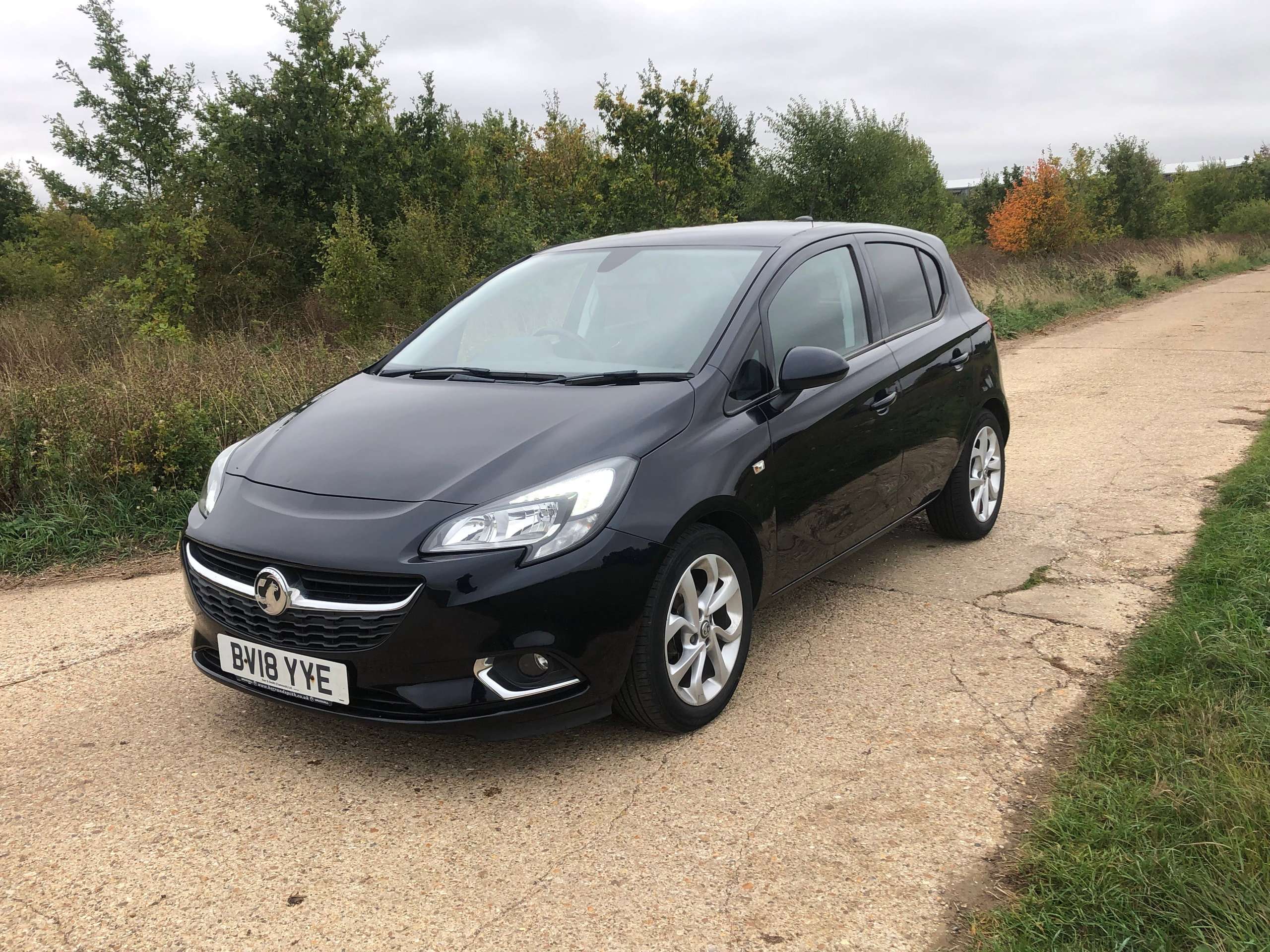 A 2018 VAUXHALL CORSA 1.4i ecoTEC SRi Hatchback 5dr Petrol Manual Euro 6 (90 ps) A 2018 VAUXHALL CORSA 1.4i ecoTEC SRi Hatchback 5dr Petrol Manual Euro 6 (90 ps)