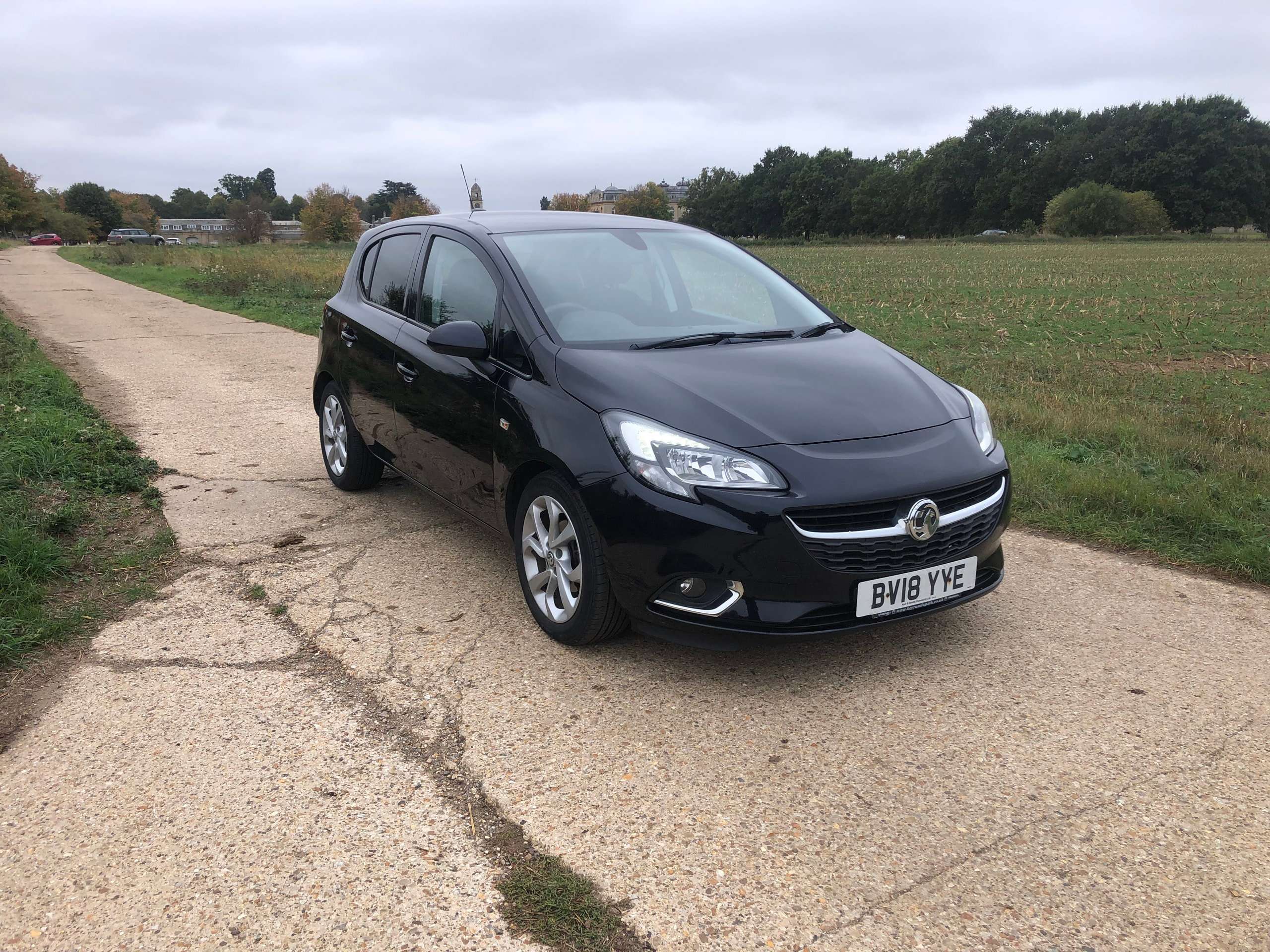 A 2018 VAUXHALL CORSA 1.4i ecoTEC SRi Hatchback 5dr Petrol Manual Euro 6 (90 ps) A 2018 VAUXHALL CORSA 1.4i ecoTEC SRi Hatchback 5dr Petrol Manual Euro 6 (90 ps)