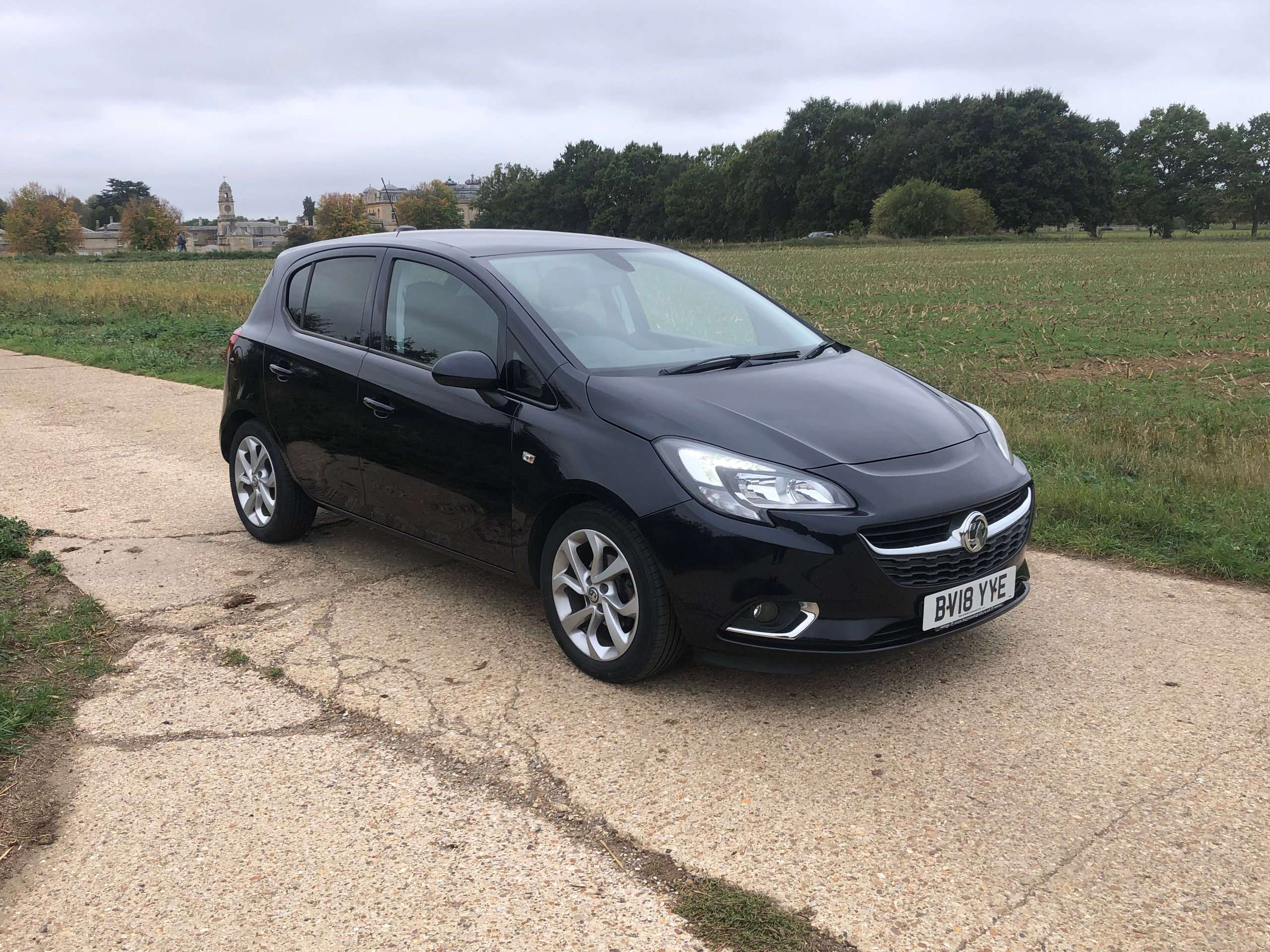 A 2018 VAUXHALL CORSA 1.4i ecoTEC SRi Hatchback 5dr Petrol Manual Euro 6 (90 ps) A 2018 VAUXHALL CORSA 1.4i ecoTEC SRi Hatchback 5dr Petrol Manual Euro 6 (90 ps)