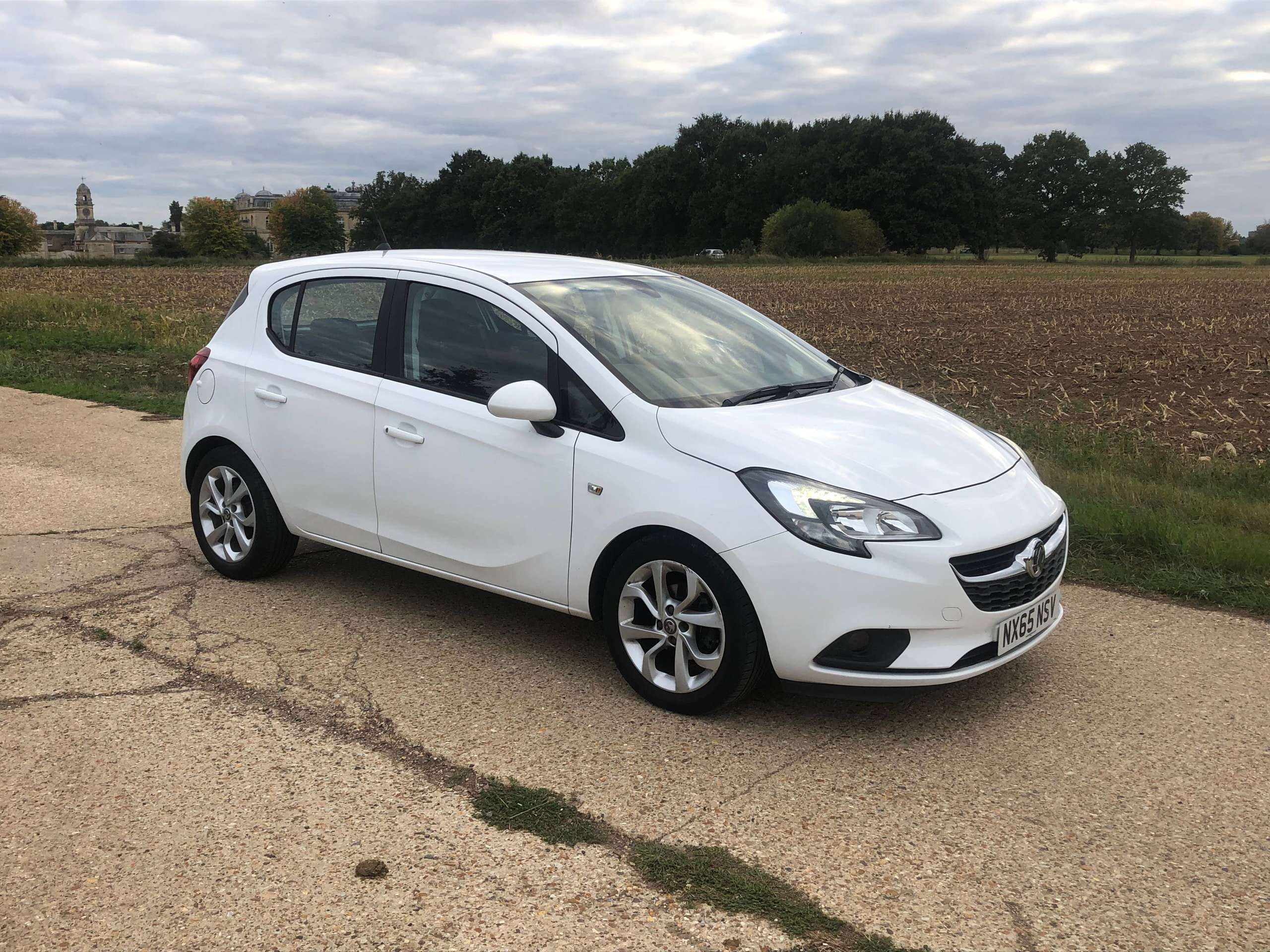 A 2015 VAUXHALL CORSA 1.2i Excite Hatchback 5dr Petrol Manual Euro 6 (a/c) (70 ps) A 2015 VAUXHALL CORSA 1.2i Excite Hatchback 5dr Petrol Manual Euro 6 (a/c) (70 ps)