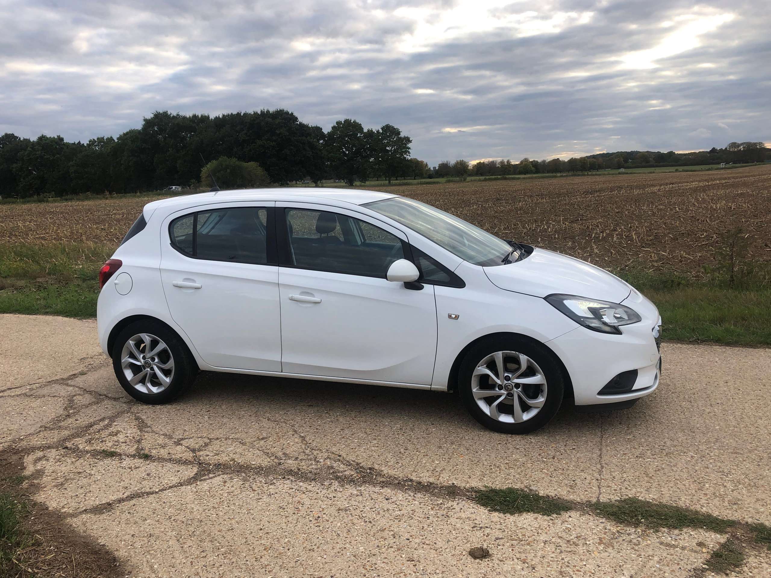 A 2015 VAUXHALL CORSA 1.2i Excite Hatchback 5dr Petrol Manual Euro 6 (a/c) (70 ps) A 2015 VAUXHALL CORSA 1.2i Excite Hatchback 5dr Petrol Manual Euro 6 (a/c) (70 ps)