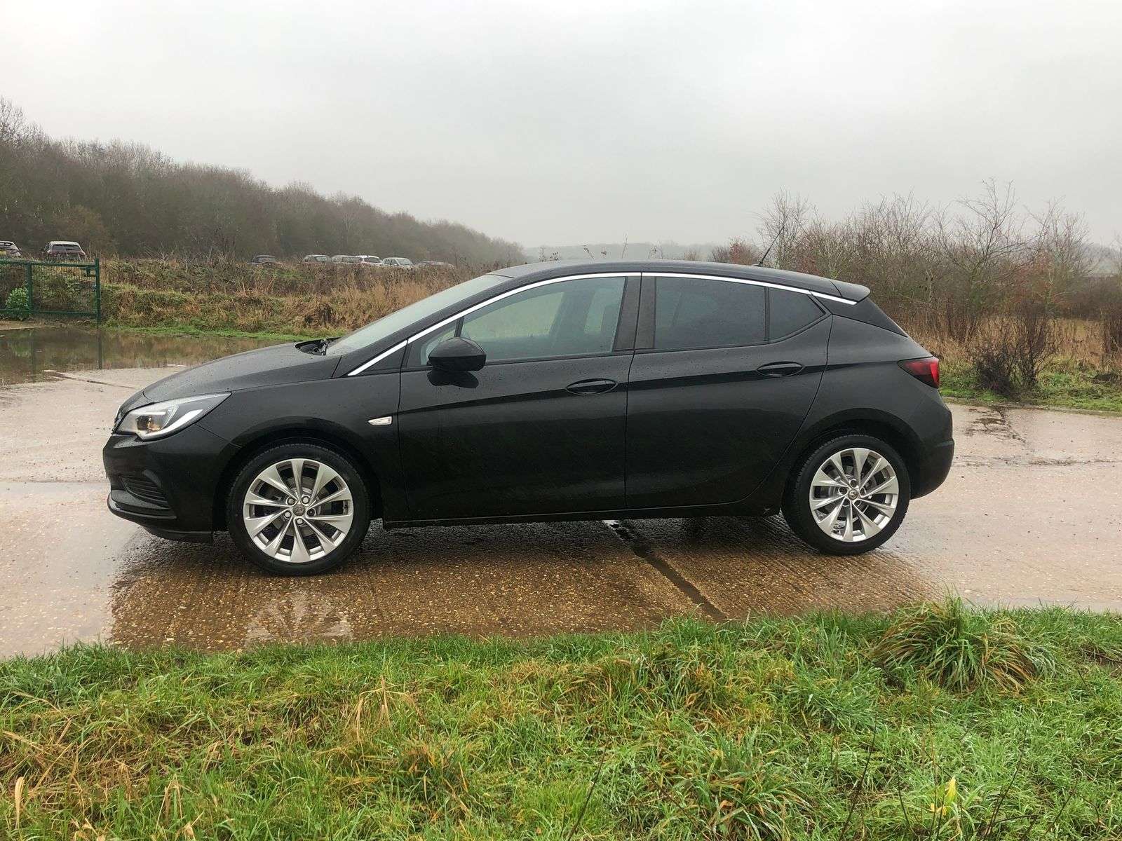 A 2017 VAUXHALL ASTRA 1.0i Turbo ecoTEC Design Hatchback 5dr Petrol Manual Euro 6 (s/s) (105 ps) A 2017 VAUXHALL ASTRA 1.0i Turbo ecoTEC Design Hatchback 5dr Petrol Manual Euro 6 (s/s) (105 ps)