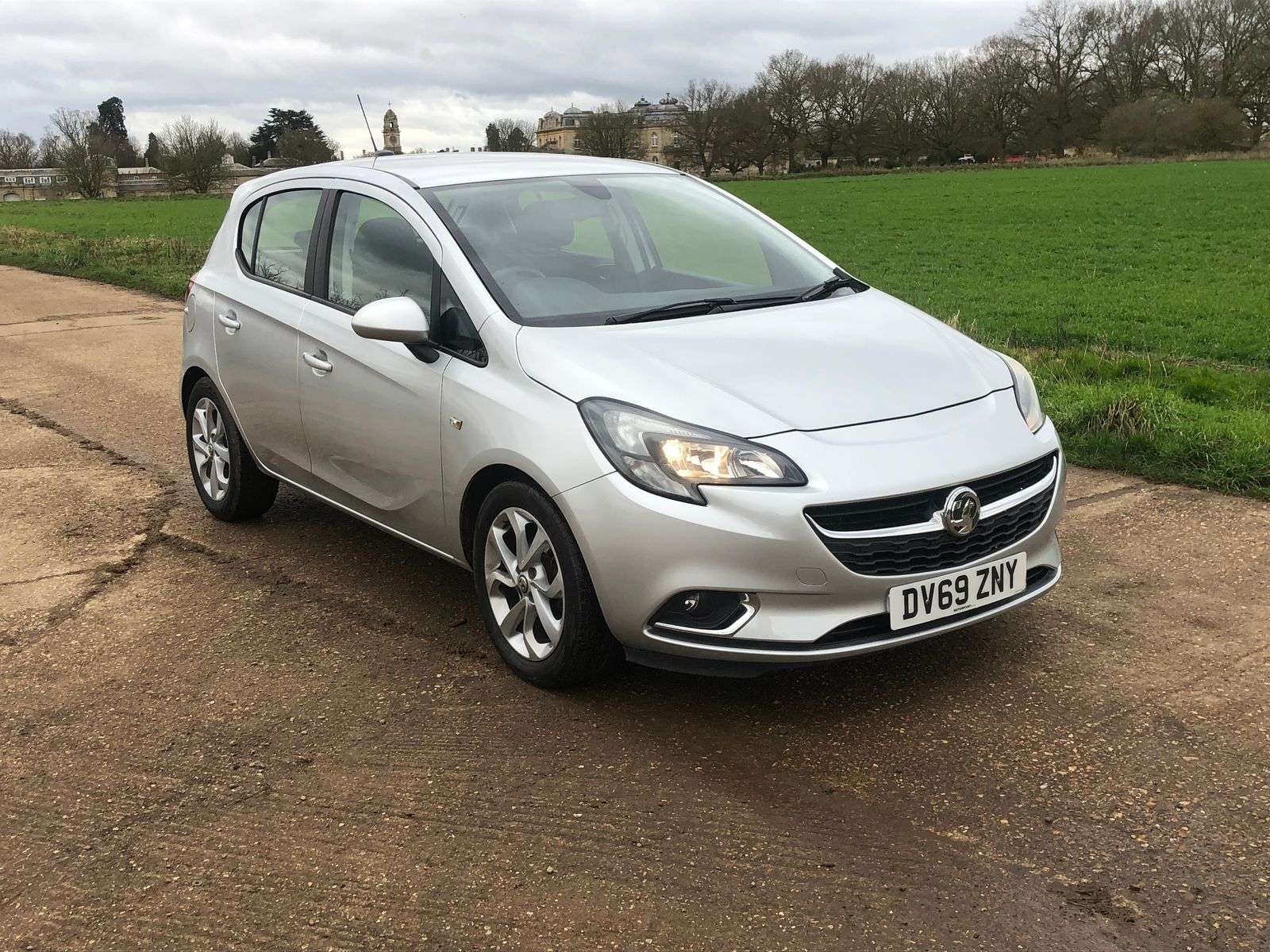 A 2019 VAUXHALL CORSA 1.4i SRi Nav Hatchback 5dr Petrol Manual Euro 6 (s/s) (90 ps) A 2019 VAUXHALL CORSA 1.4i SRi Nav Hatchback 5dr Petrol Manual Euro 6 (s/s) (90 ps)