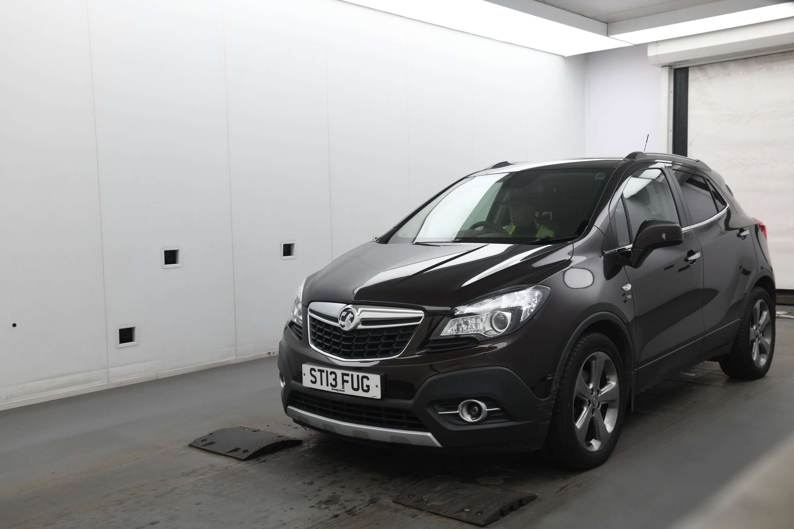 A 2013 VAUXHALL MOKKA 1.6 SE SUV 5dr Petrol Manual 2WD Euro 5 (s/s) (115 ps) A 2013 VAUXHALL MOKKA 1.6 SE SUV 5dr Petrol Manual 2WD Euro 5 (s/s) (115 ps)