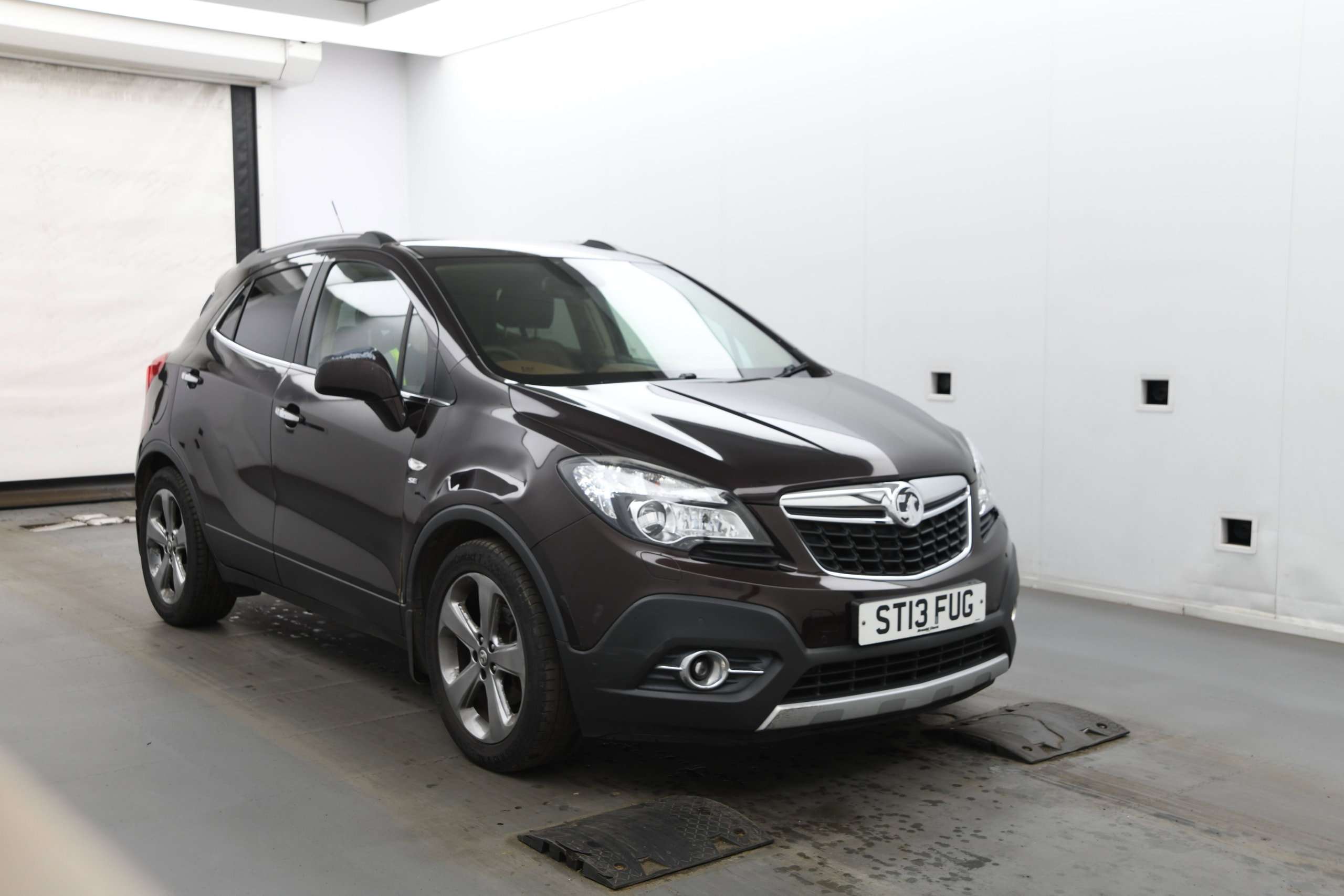 A 2013 VAUXHALL MOKKA 1.6 SE SUV 5dr Petrol Manual 2WD Euro 5 (s/s) (115 ps) A 2013 VAUXHALL MOKKA 1.6 SE SUV 5dr Petrol Manual 2WD Euro 5 (s/s) (115 ps)