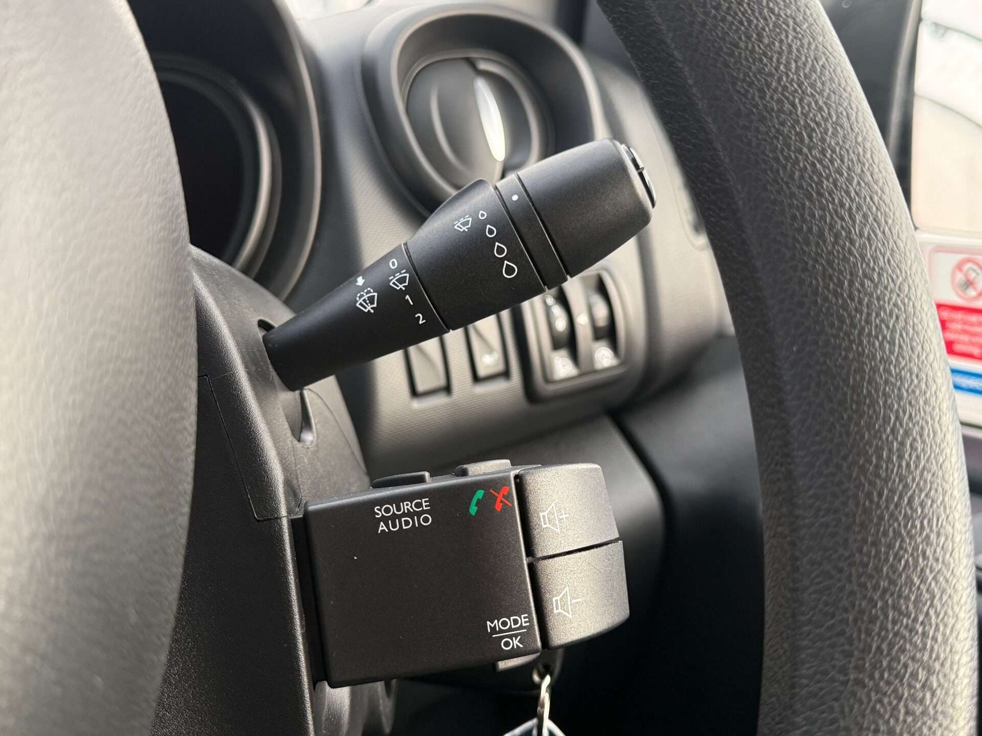 2021 NISSAN NV300 2021 NISSAN NV300