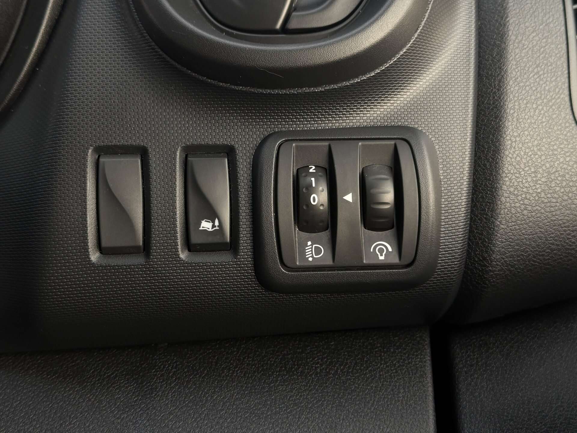 2021 NISSAN NV300 2021 NISSAN NV300