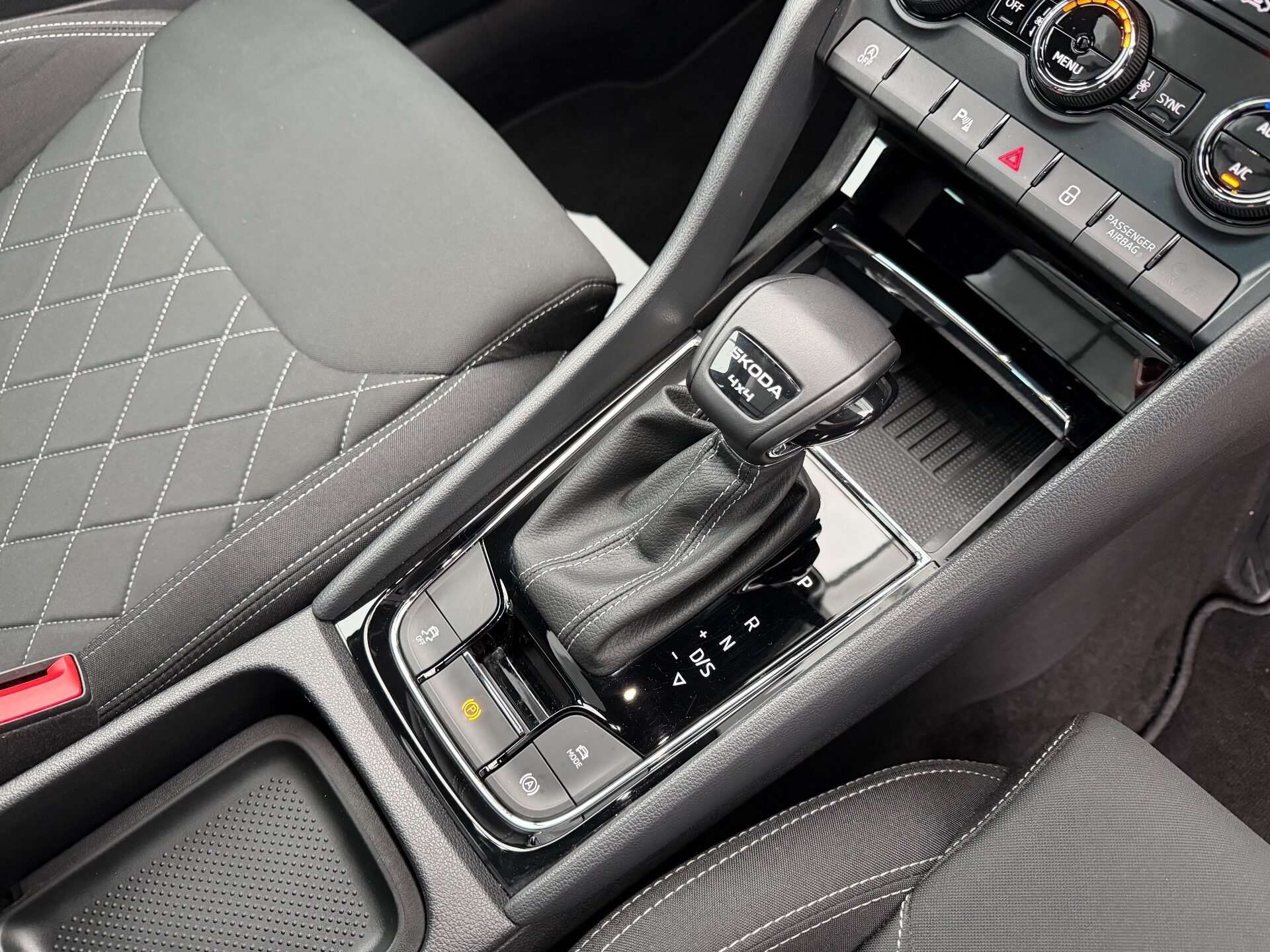 2025 SKODA KAROQ 2025 SKODA KAROQ