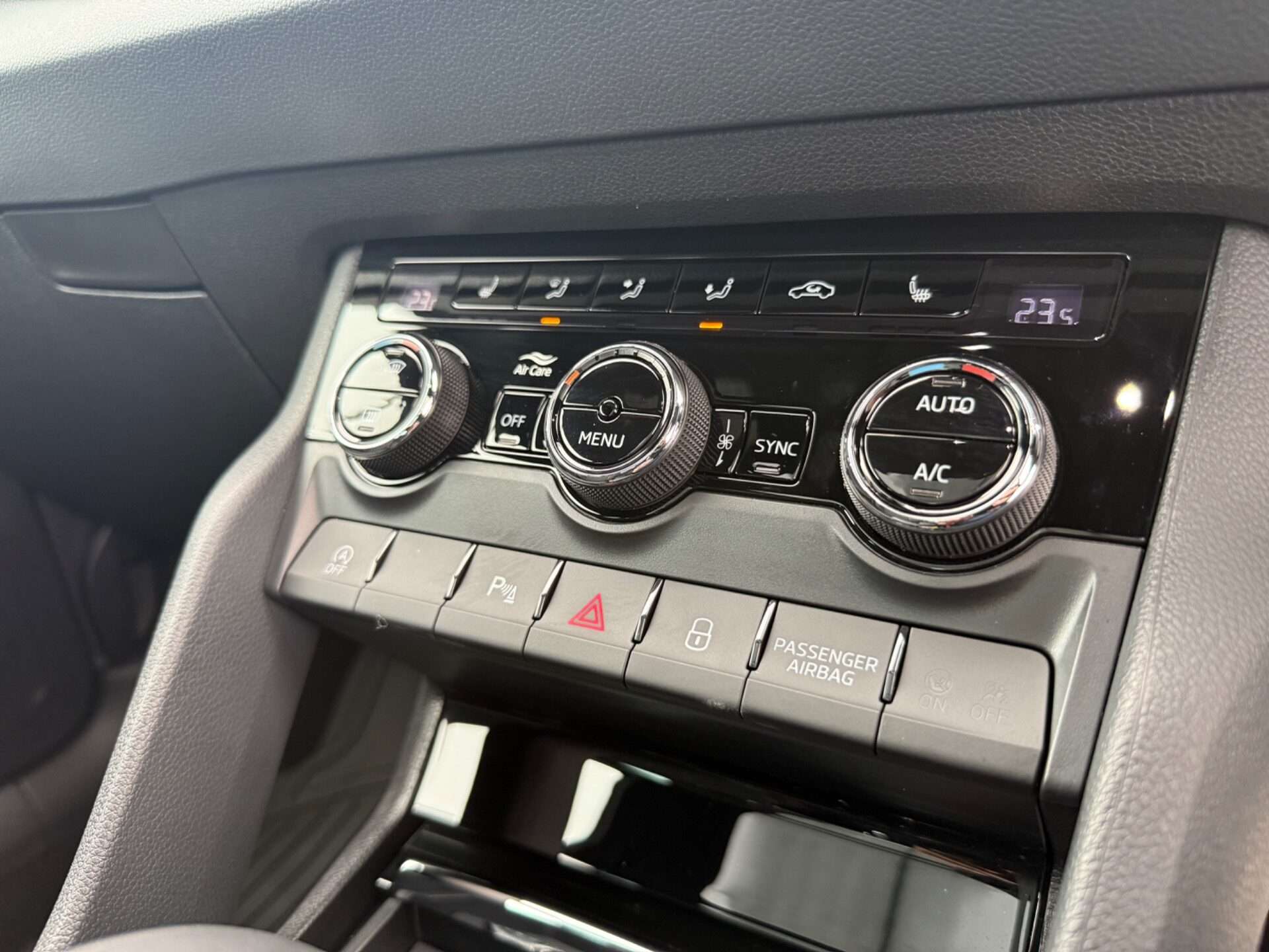 2025 SKODA KAROQ 2025 SKODA KAROQ