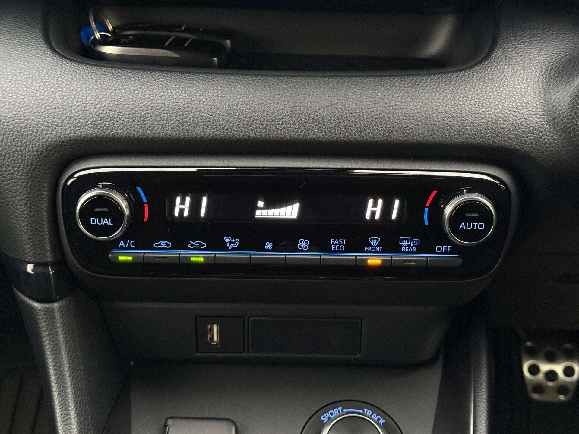 2021 TOYOTA YARIS 2021 TOYOTA YARIS