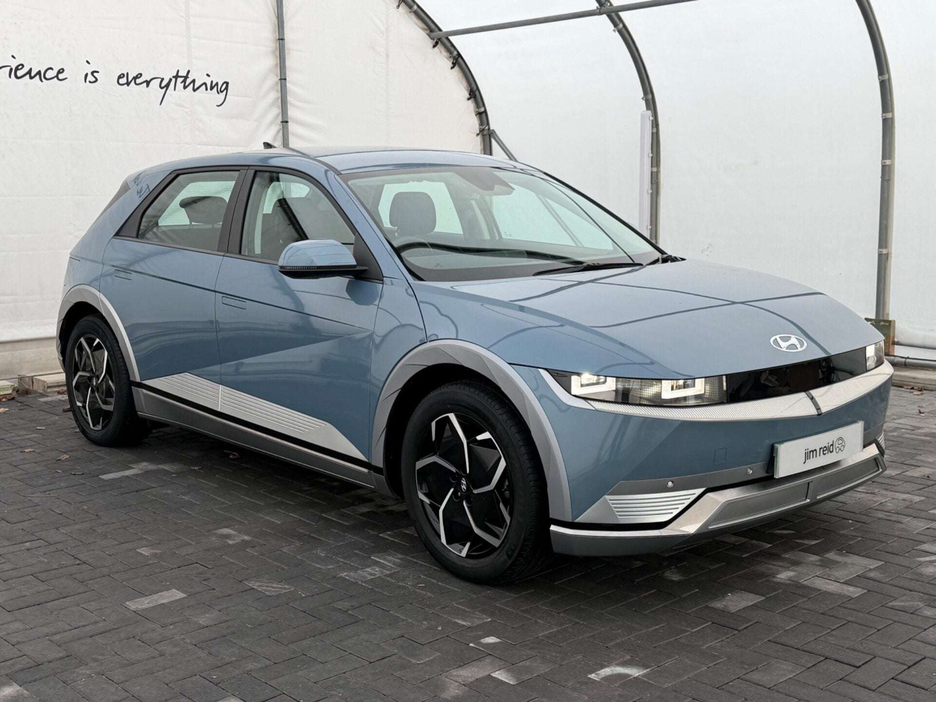 A 2023 HYUNDAI IONIQ 5 PREMIUM A 2023 HYUNDAI IONIQ 5 PREMIUM