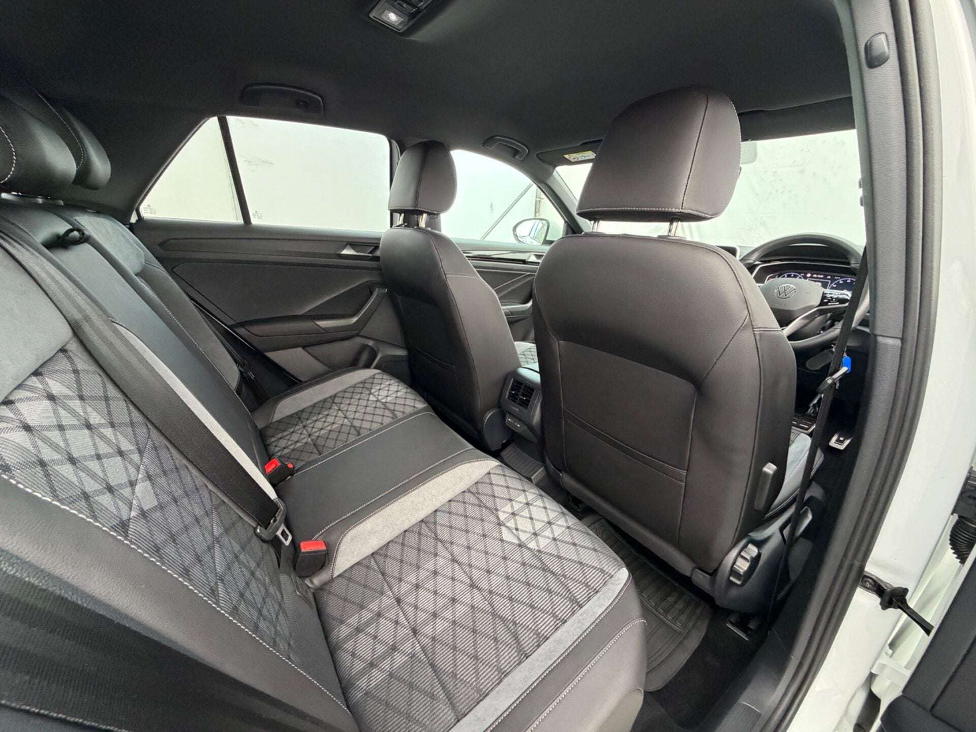 2023 VOLKSWAGEN T-ROC 2023 VOLKSWAGEN T-ROC