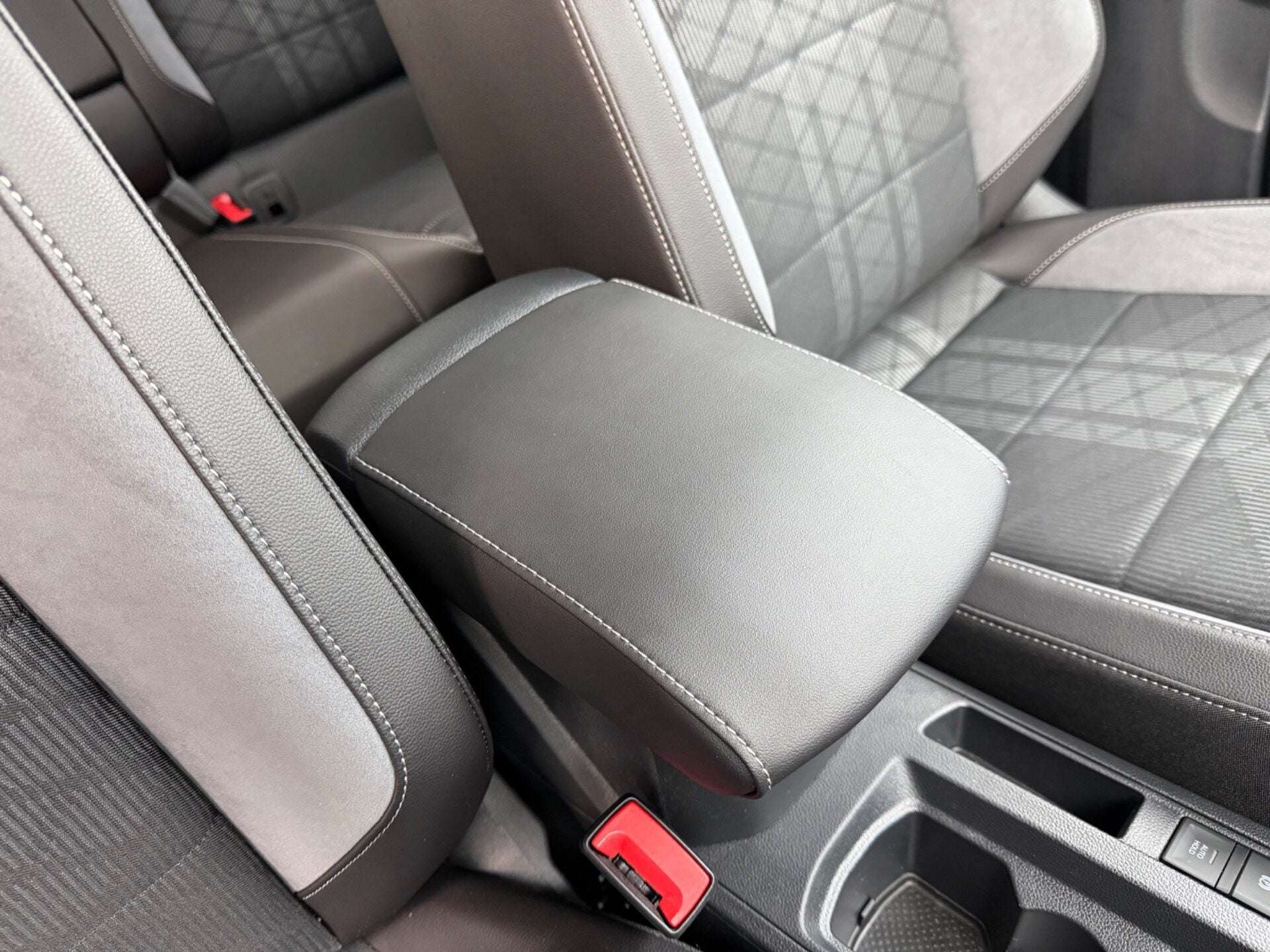 2023 VOLKSWAGEN T-ROC 2023 VOLKSWAGEN T-ROC