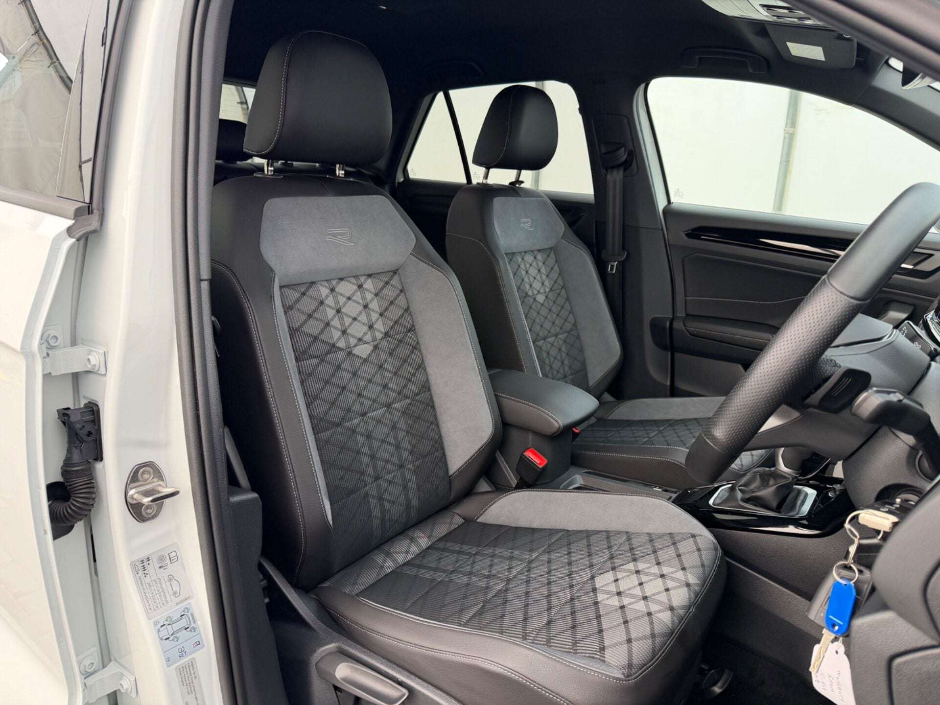 2023 VOLKSWAGEN T-ROC 2023 VOLKSWAGEN T-ROC