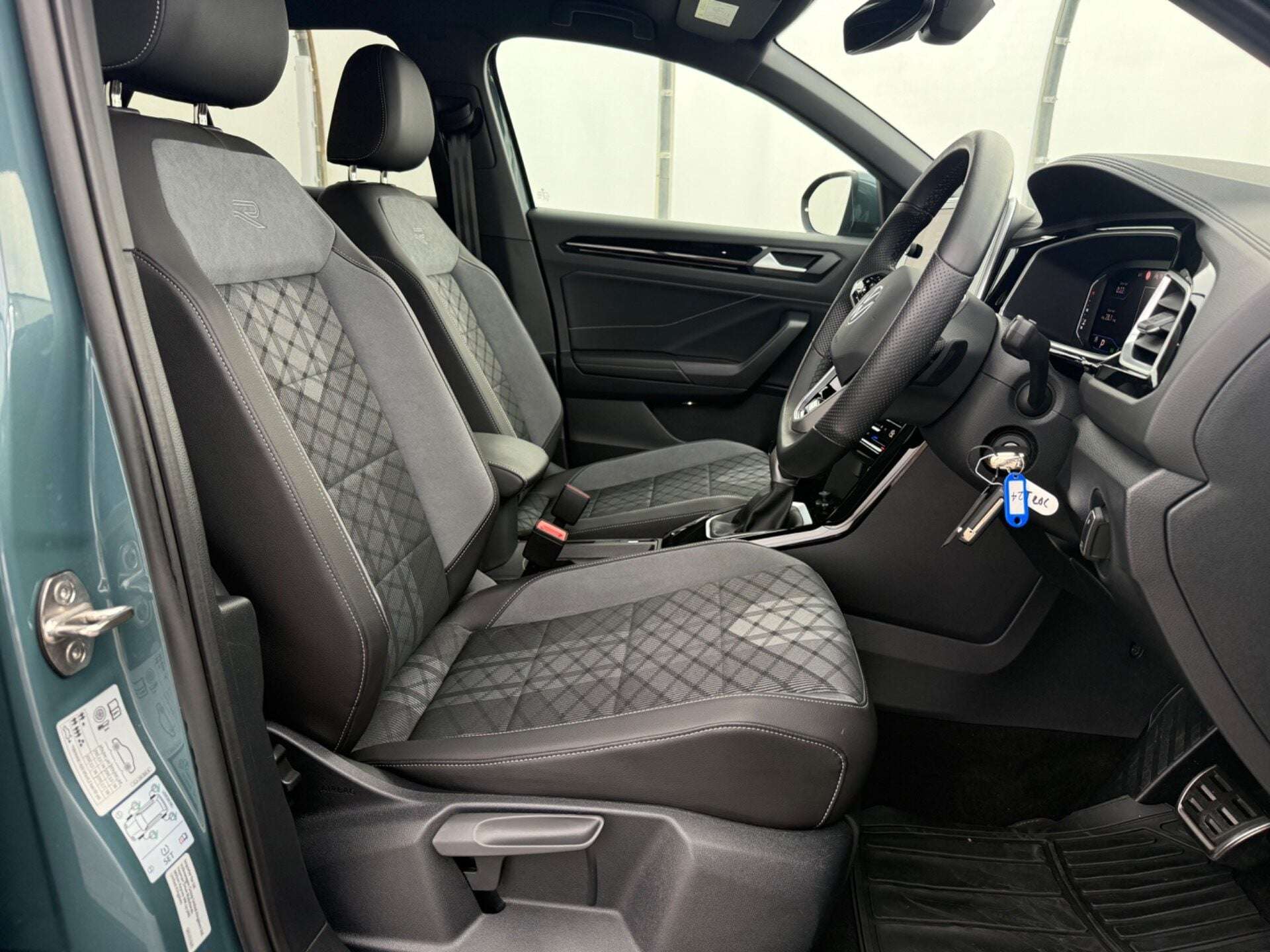 2023 VOLKSWAGEN T-ROC 2023 VOLKSWAGEN T-ROC