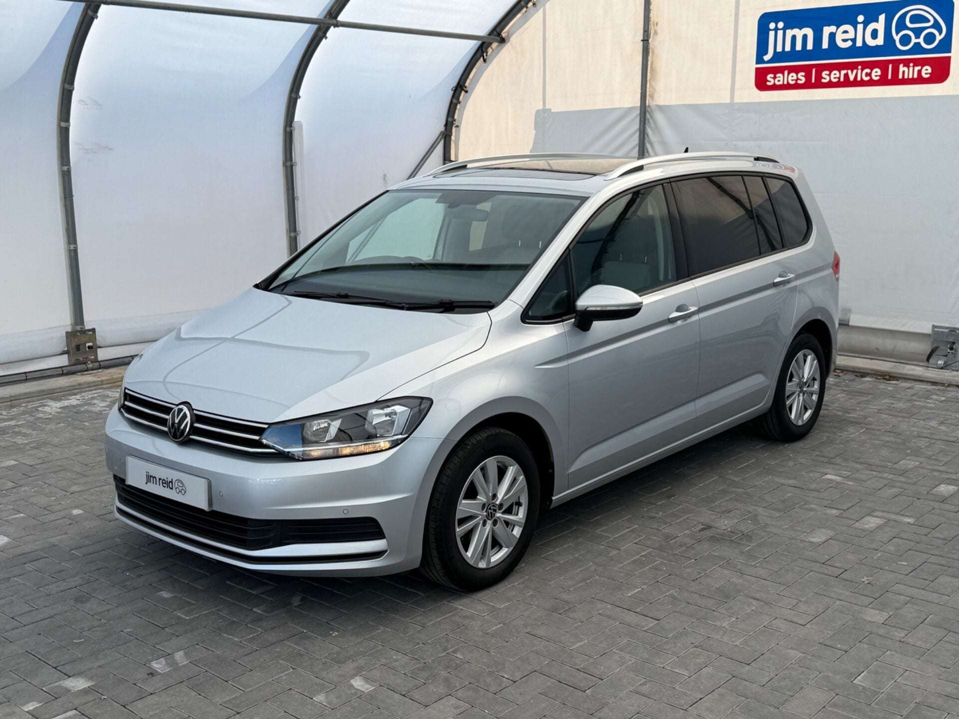 A 2022 VOLKSWAGEN TOURAN SE FAMILY TSI DSG A 2022 VOLKSWAGEN TOURAN SE FAMILY TSI DSG