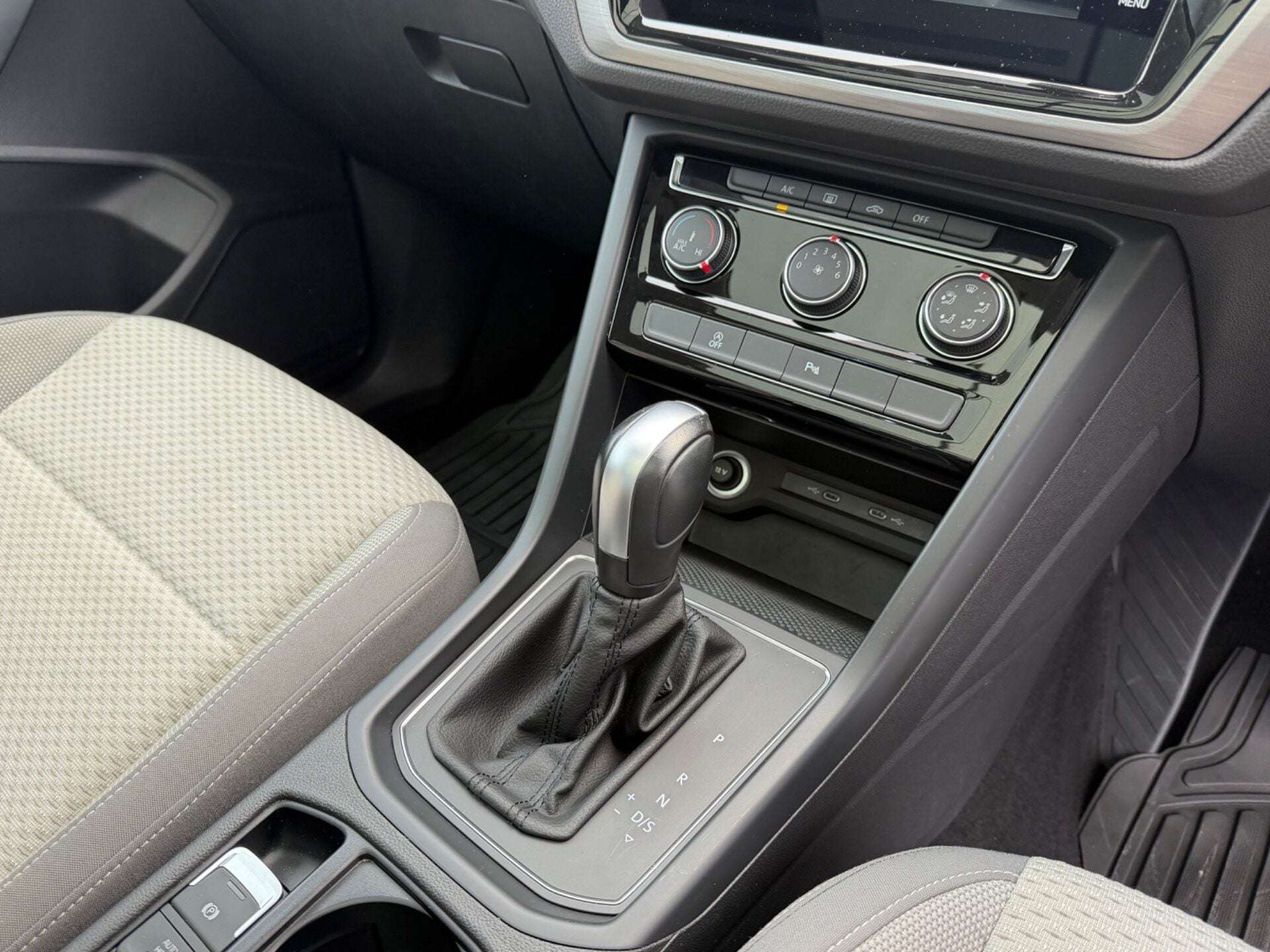 2022 VOLKSWAGEN TOURAN 2022 VOLKSWAGEN TOURAN