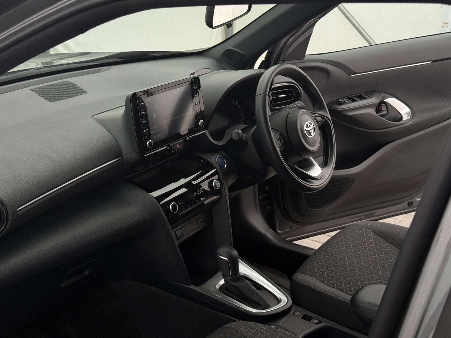 2025 TOYOTA YARIS CROSS 2025 TOYOTA YARIS CROSS