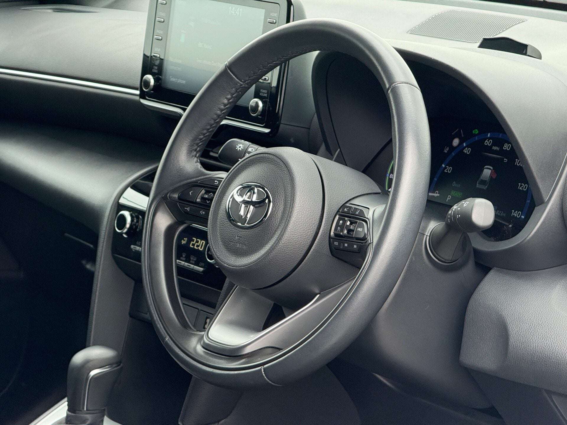 2025 TOYOTA YARIS CROSS 2025 TOYOTA YARIS CROSS