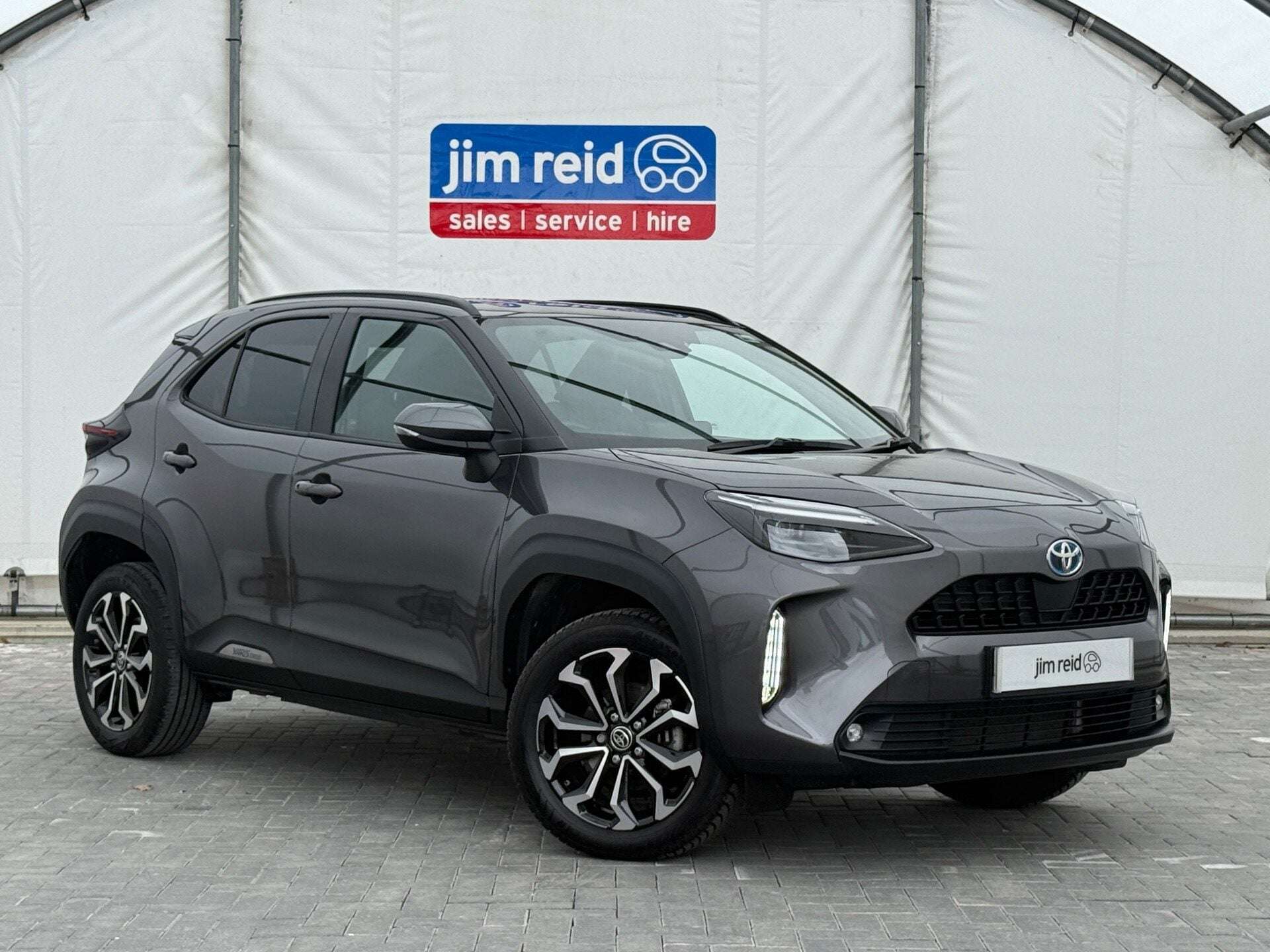 A 2025 TOYOTA YARIS CROSS DESIGN FHEV A 2025 TOYOTA YARIS CROSS DESIGN FHEV