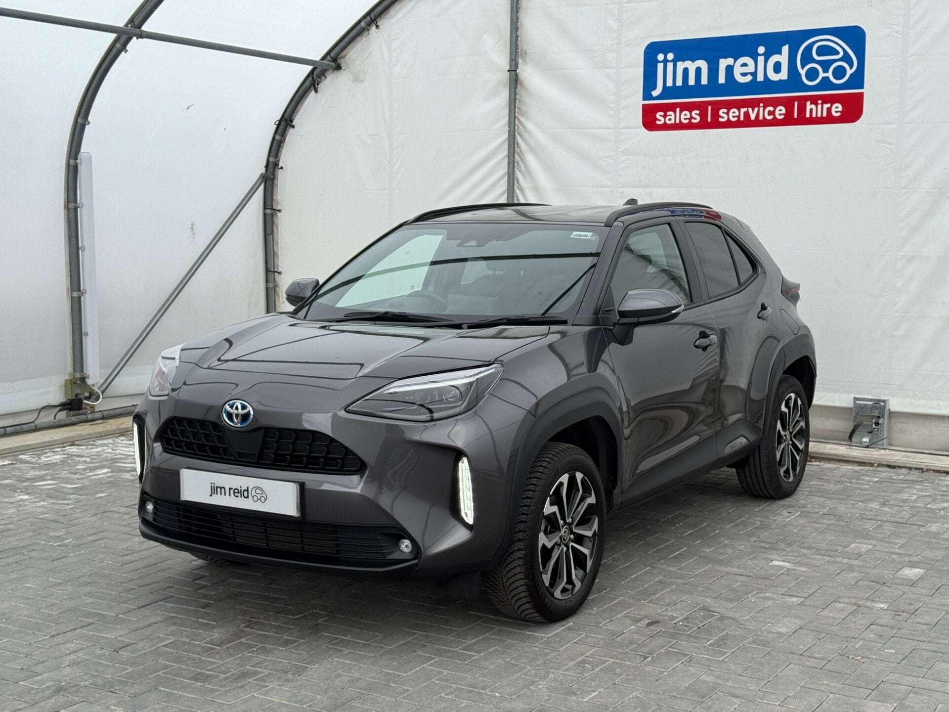 A 2025 TOYOTA YARIS CROSS DESIGN FHEV A 2025 TOYOTA YARIS CROSS DESIGN FHEV