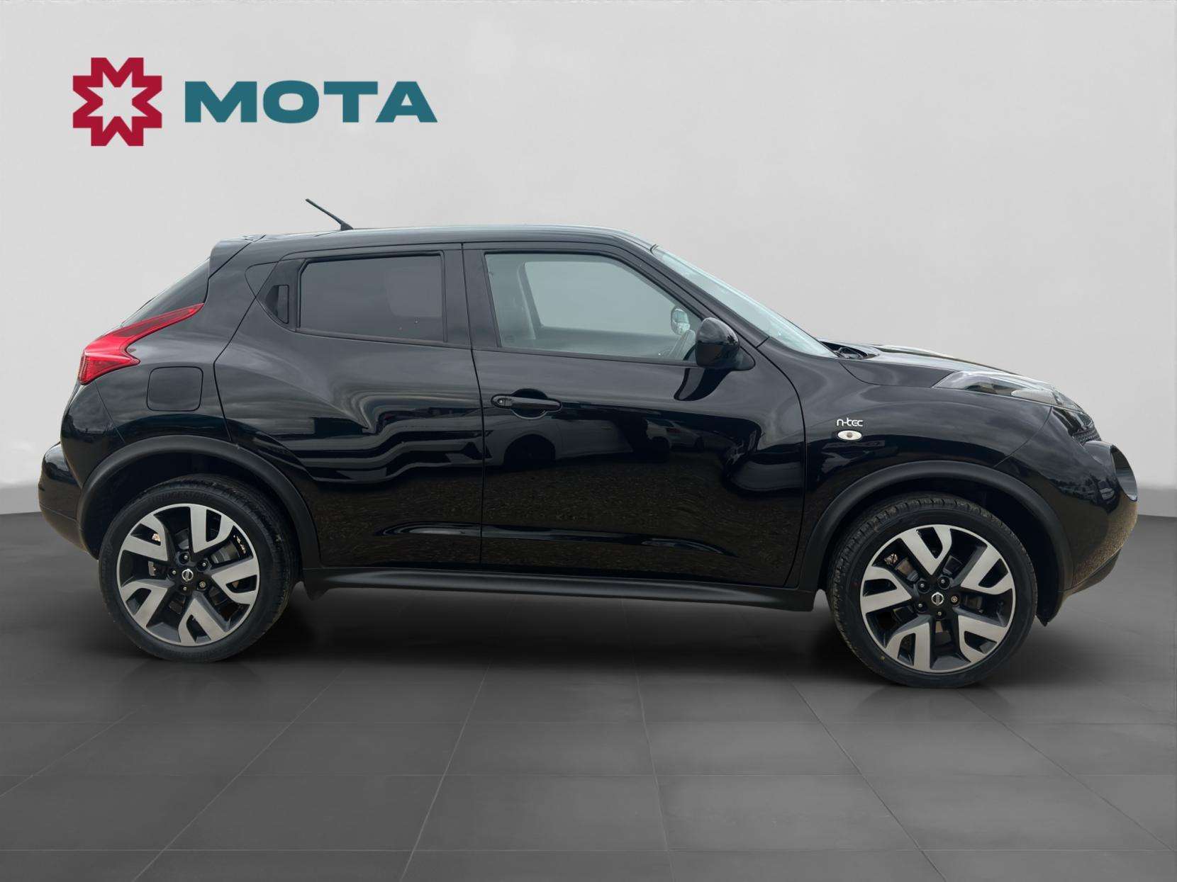 A 2014 NISSAN JUKE 1.6 n-tec SUV 5dr Petrol CVT Euro 5 (117 ps) A 2014 NISSAN JUKE 1.6 n-tec SUV 5dr Petrol CVT Euro 5 (117 ps)