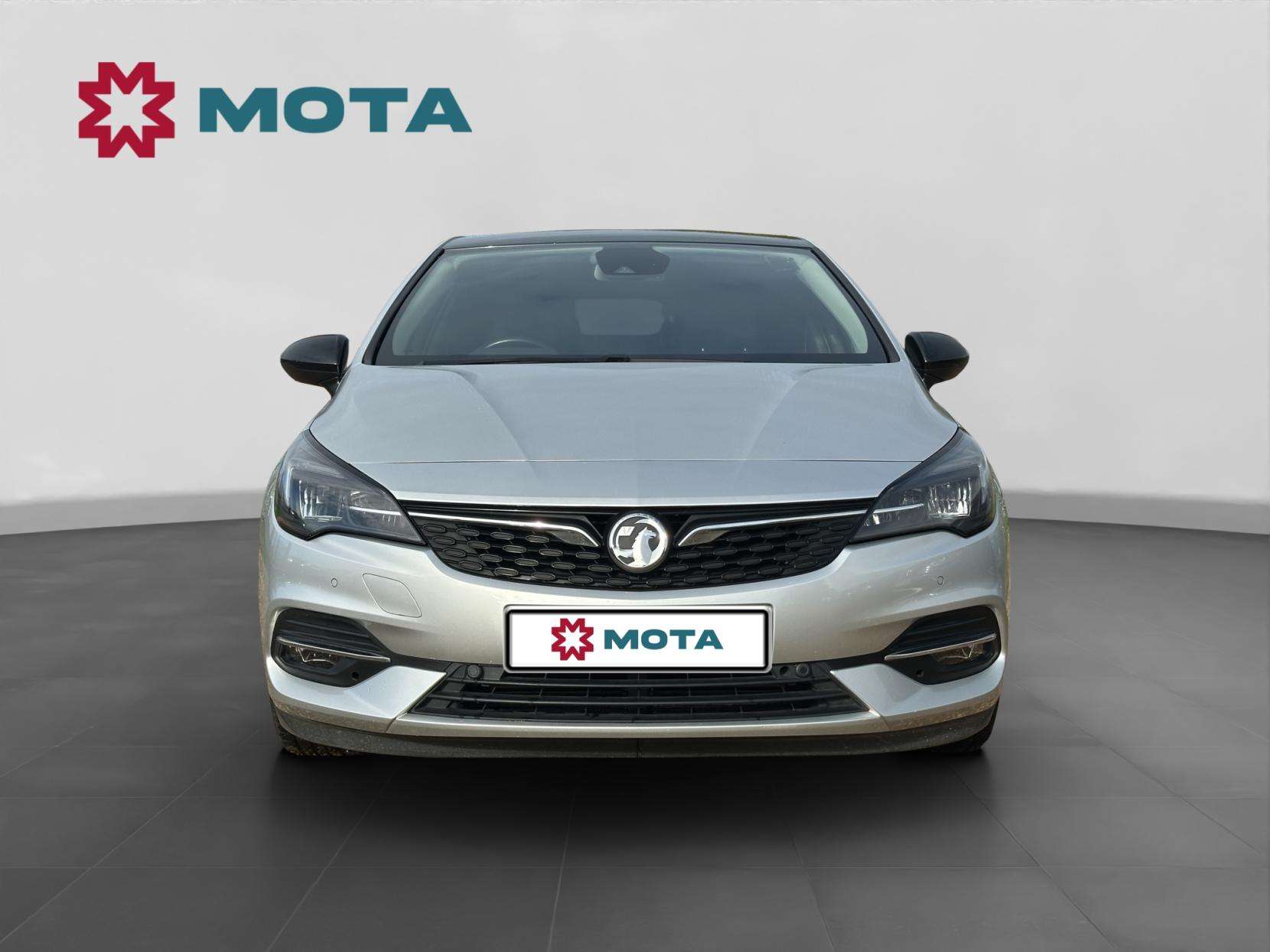 A 2021 VAUXHALL ASTRA 1.2 Turbo Griffin Edition Hatchback 5dr Petrol Manual Euro 6 (s/s) (145 ps) A 2021 VAUXHALL ASTRA 1.2 Turbo Griffin Edition Hatchback 5dr Petrol Manual Euro 6 (s/s) (145 ps)