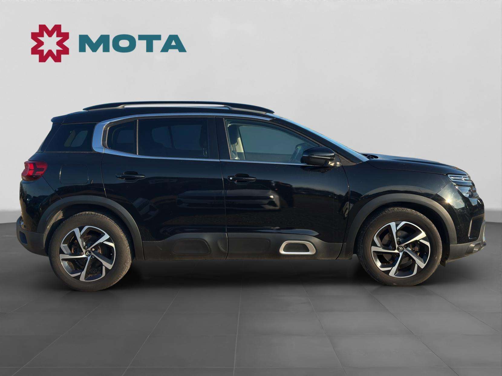 A 2019 CITROEN C5 AIRCROSS 1.5 BlueHDi Flair SUV 5dr Diesel Manual Euro 6 (s/s) (130 ps) A 2019 CITROEN C5 AIRCROSS 1.5 BlueHDi Flair SUV 5dr Diesel Manual Euro 6 (s/s) (130 ps)
