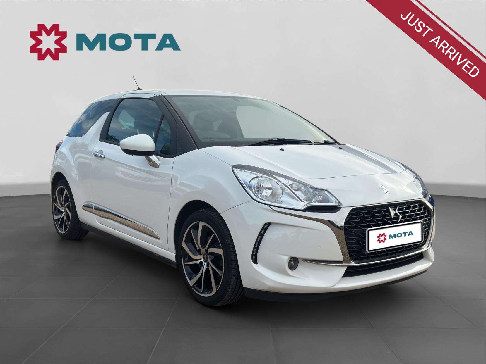 A 2018 DS AUTOMOBILES DS 3 1.2 PureTech Connected Chic Hatchback 3dr Petrol Manual Euro 6 (s/s) (110 ps) A 2018 DS AUTOMOBILES DS 3 1.2 PureTech Connected Chic Hatchback 3dr Petrol Manual Euro 6 (s/s) (110 ps)