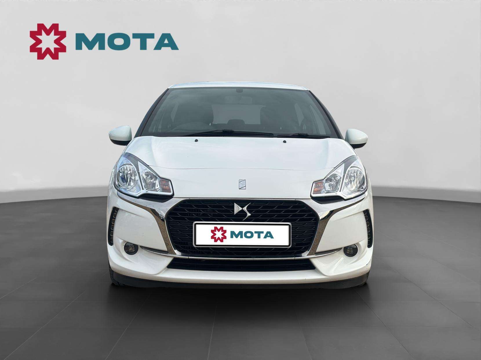 A 2018 DS AUTOMOBILES DS 3 1.2 PureTech Connected Chic Hatchback 3dr Petrol Manual Euro 6 (s/s) (110 ps) A 2018 DS AUTOMOBILES DS 3 1.2 PureTech Connected Chic Hatchback 3dr Petrol Manual Euro 6 (s/s) (110 ps)