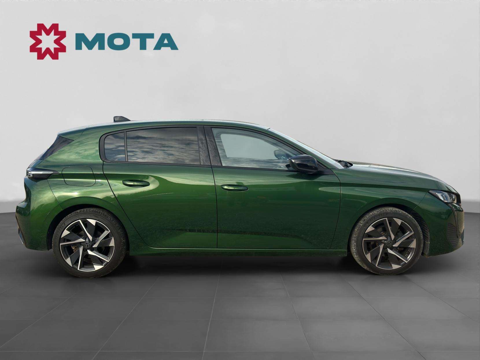A 2023 PEUGEOT 308 1.2 PureTech Allure Premium Hatchback 5dr Petrol EAT Euro 6 (s/s) (130 ps) A 2023 PEUGEOT 308 1.2 PureTech Allure Premium Hatchback 5dr Petrol EAT Euro 6 (s/s) (130 ps)
