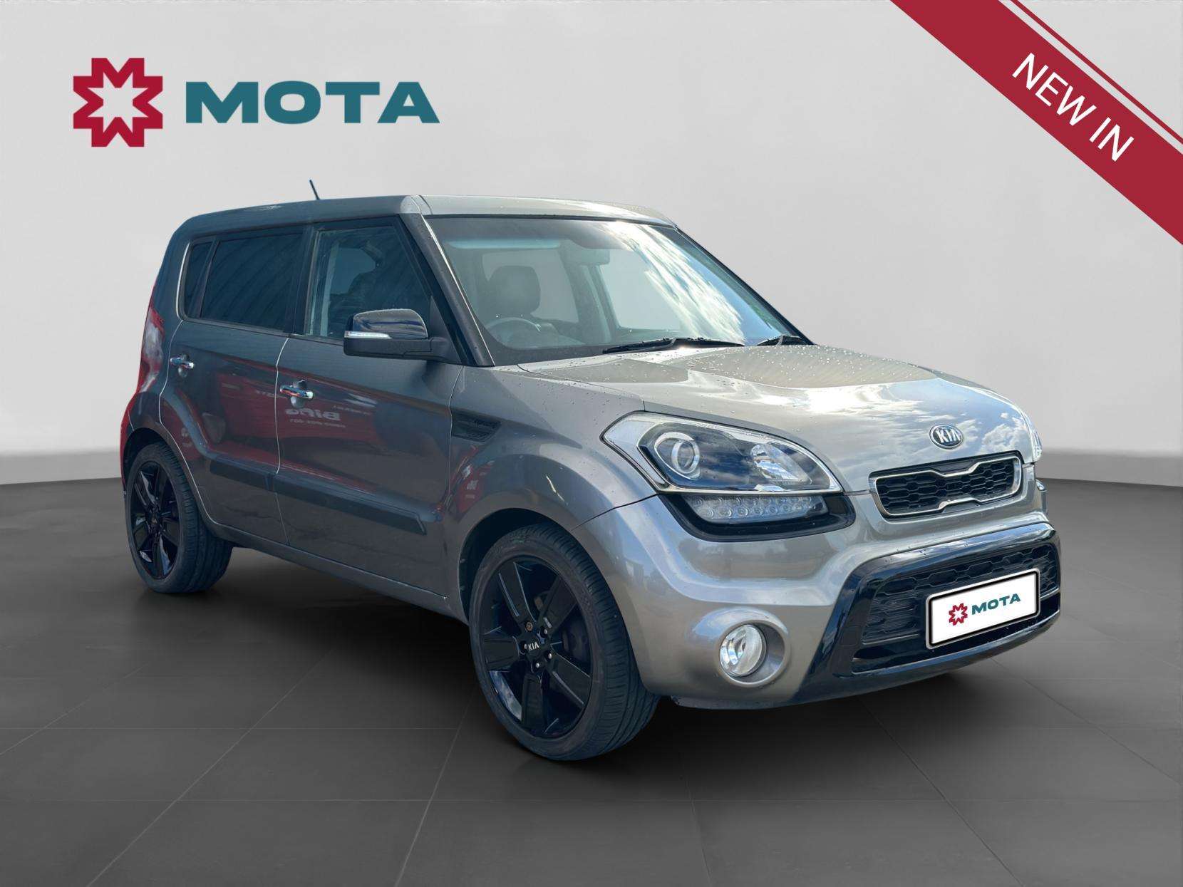 A 2013 KIA SOUL 1.6 CRDi Quantum SUV 5dr Diesel Auto Euro 5 (126 bhp) A 2013 KIA SOUL 1.6 CRDi Quantum SUV 5dr Diesel Auto Euro 5 (126 bhp)