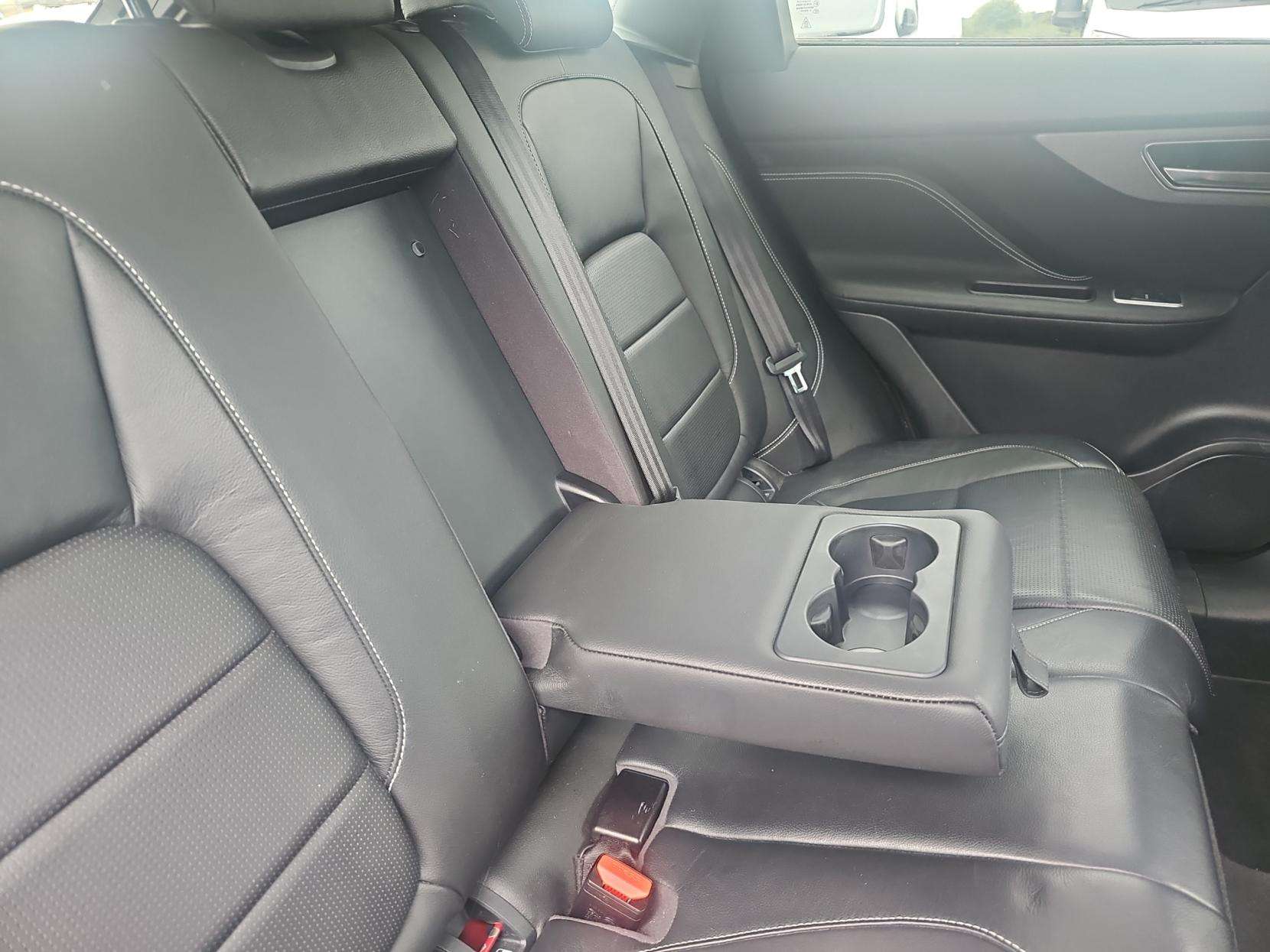 2017 JAGUAR F-PACE 2017 JAGUAR F-PACE