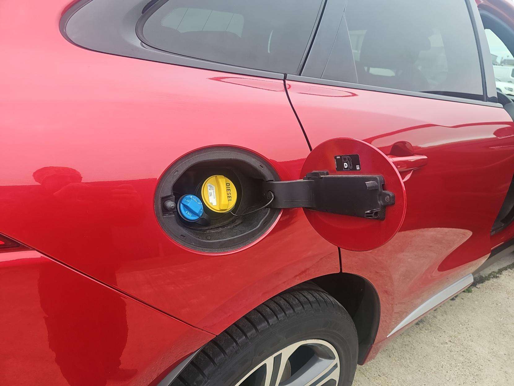 2017 JAGUAR F-PACE 2017 JAGUAR F-PACE