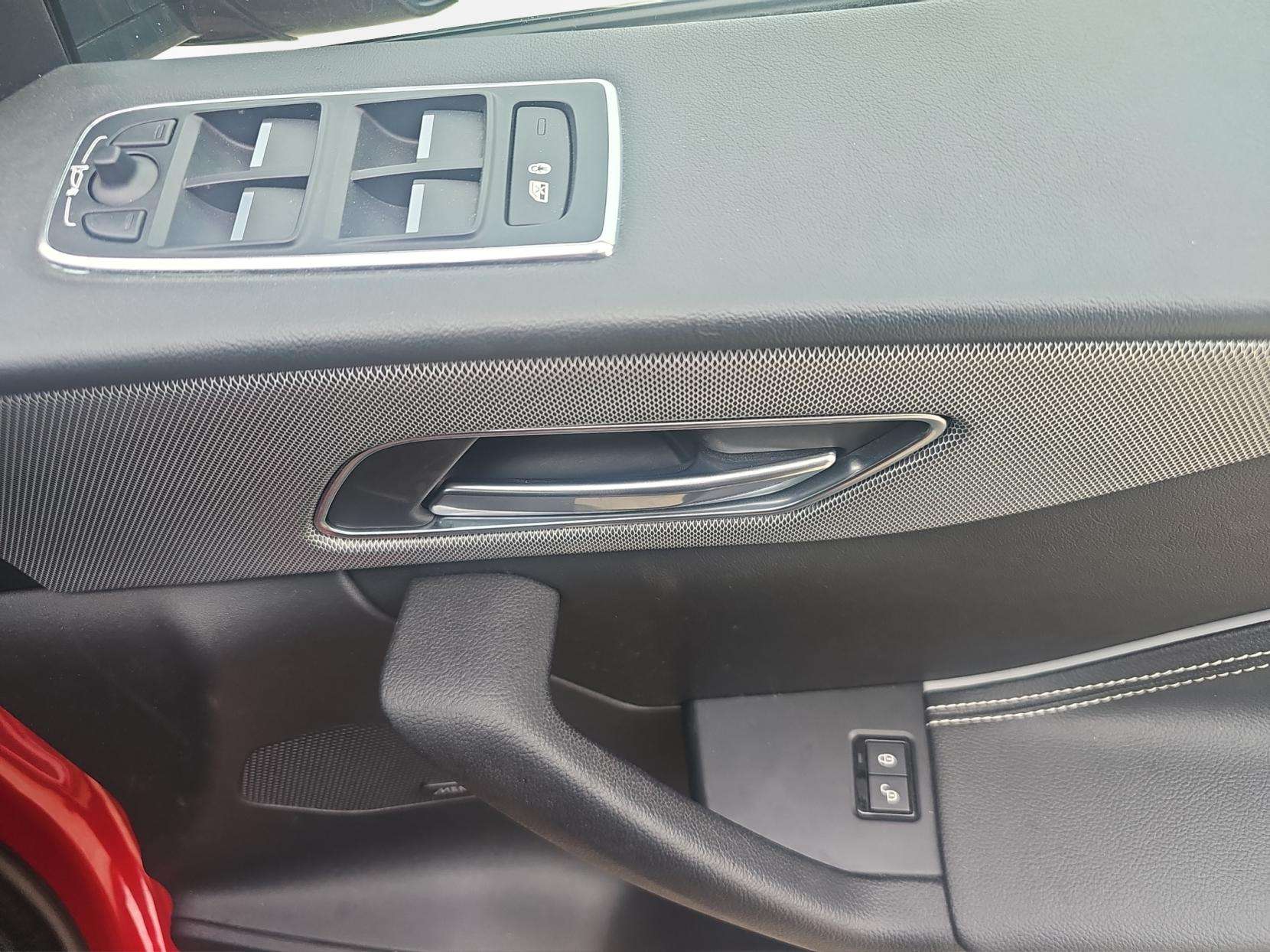 2017 JAGUAR F-PACE 2017 JAGUAR F-PACE