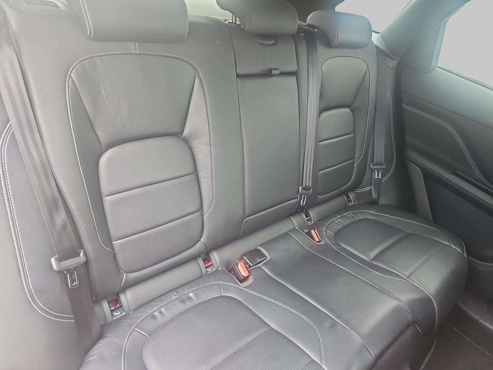 2017 JAGUAR F-PACE 2017 JAGUAR F-PACE