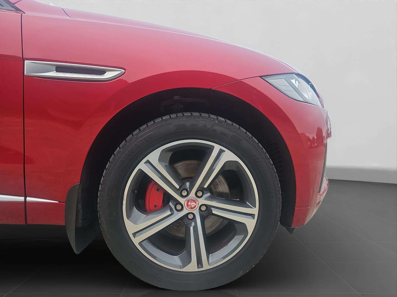 2017 JAGUAR F-PACE 2017 JAGUAR F-PACE