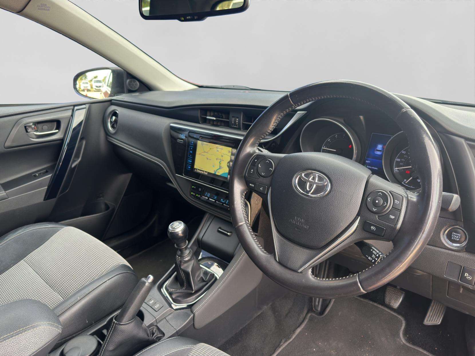 A 2015 TOYOTA AURIS 1.2 VVT-i Excel Hatchback 5dr Petrol Manual Euro 6 (s/s) (116 ps) A 2015 TOYOTA AURIS 1.2 VVT-i Excel Hatchback 5dr Petrol Manual Euro 6 (s/s) (116 ps)