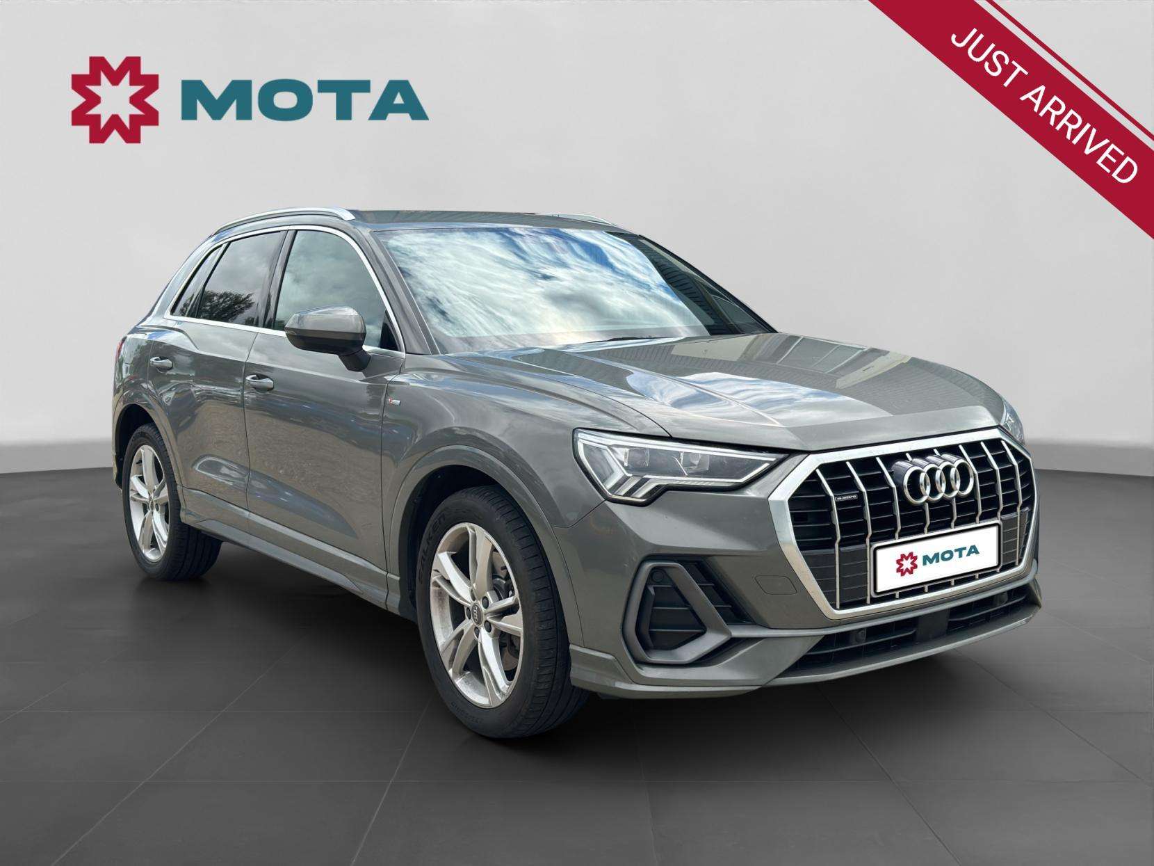 A 2020 AUDI Q3 2.0 TFSI 45 S line SUV 5dr Petrol S Tronic quattro Euro 6 (s/s) (230 ps) A 2020 AUDI Q3 2.0 TFSI 45 S line SUV 5dr Petrol S Tronic quattro Euro 6 (s/s) (230 ps)