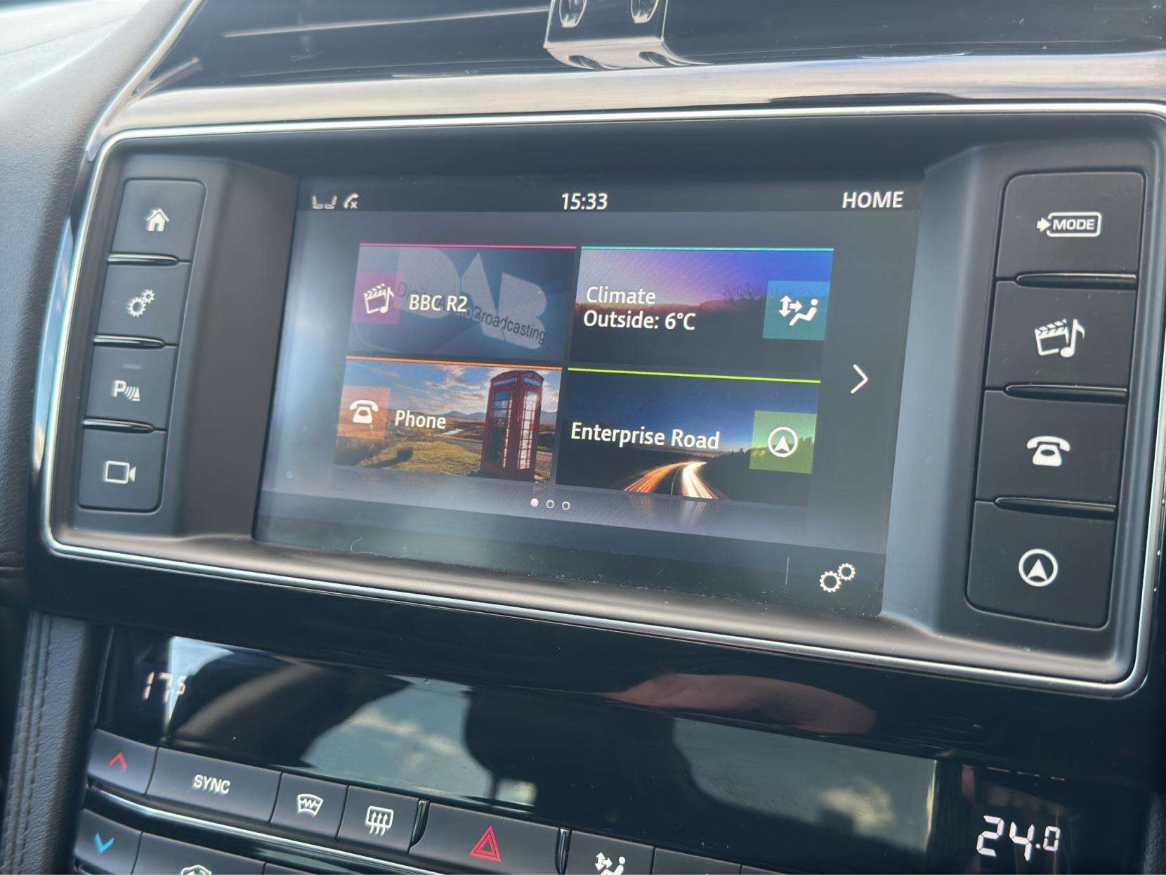 2017 JAGUAR F-PACE 2017 JAGUAR F-PACE