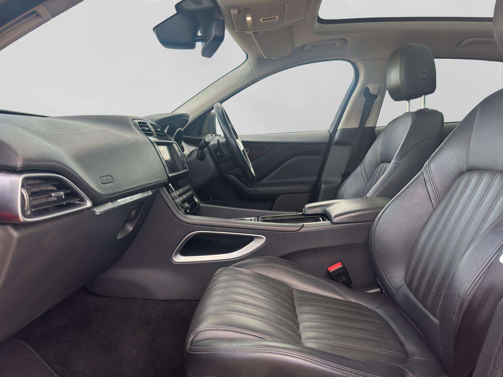 2017 JAGUAR F-PACE 2017 JAGUAR F-PACE