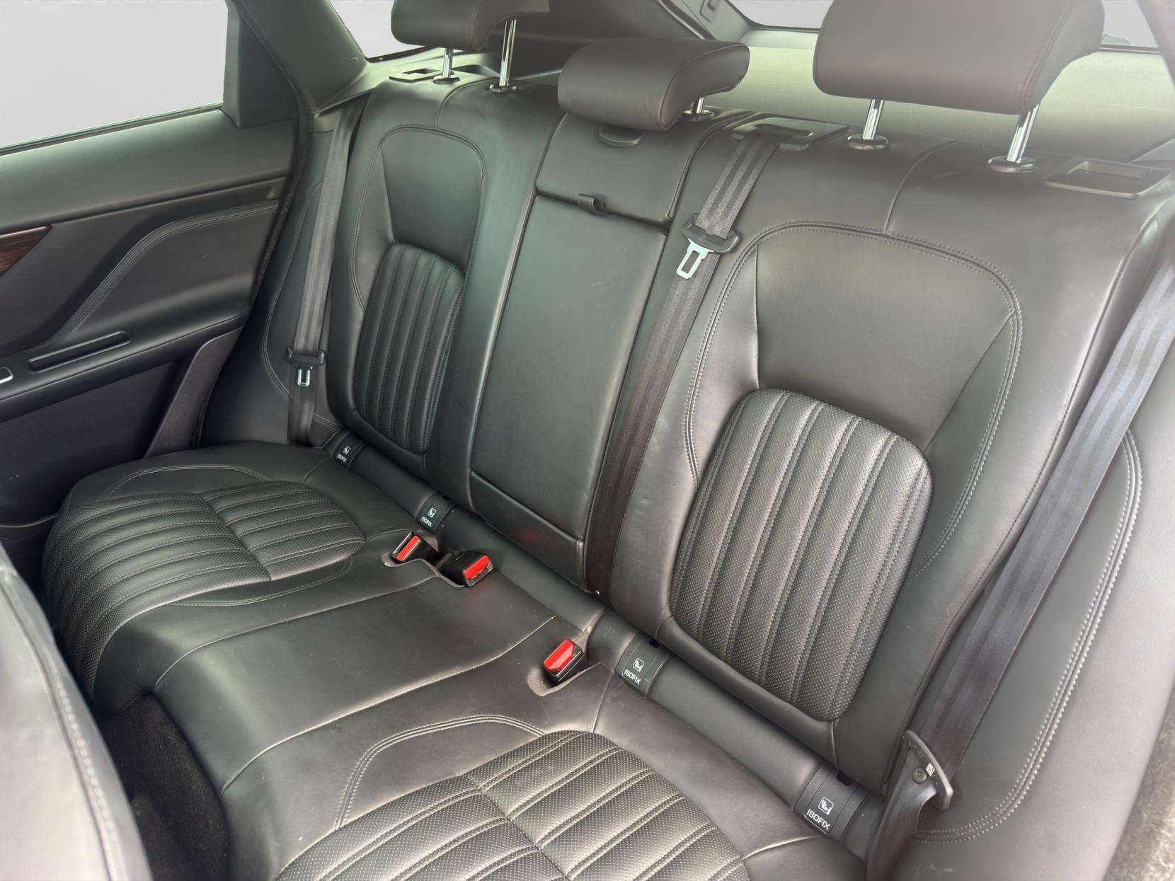 2017 JAGUAR F-PACE 2017 JAGUAR F-PACE