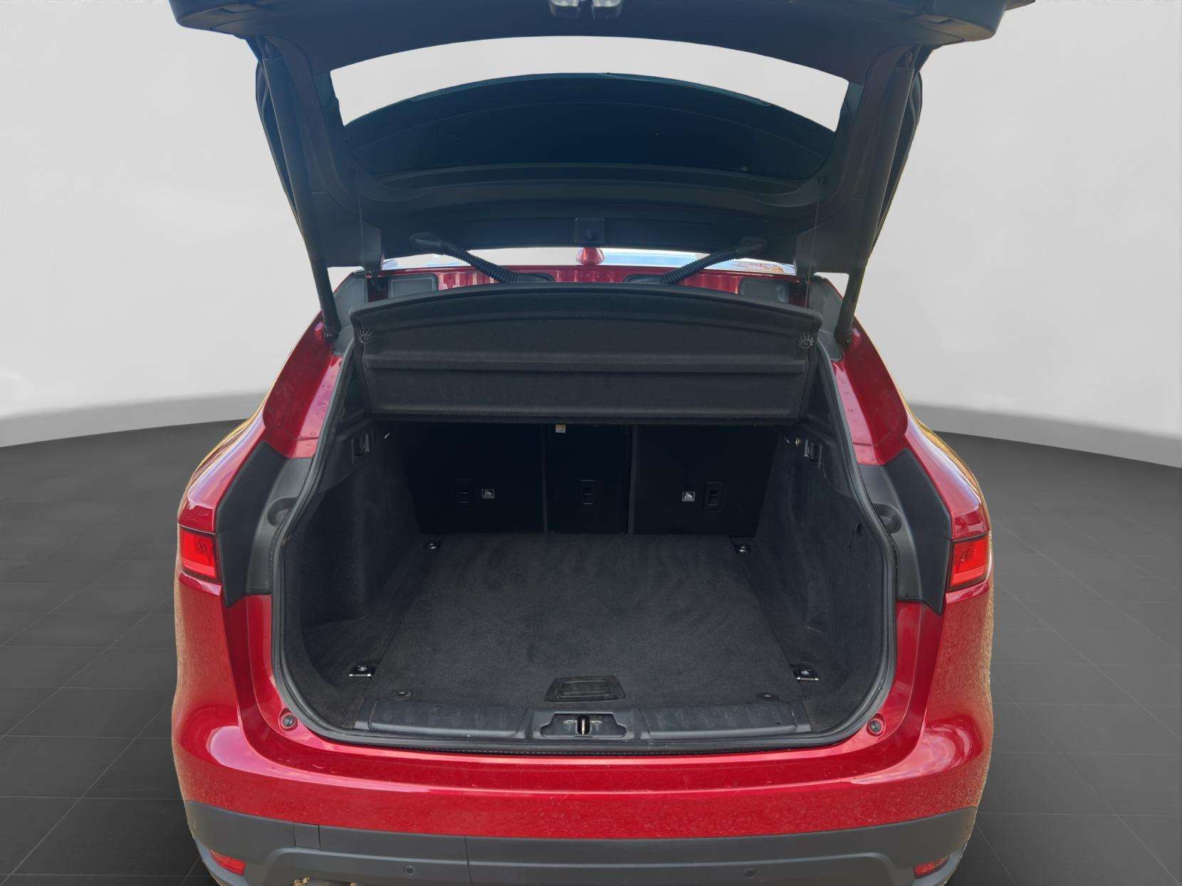 2017 JAGUAR F-PACE 2017 JAGUAR F-PACE