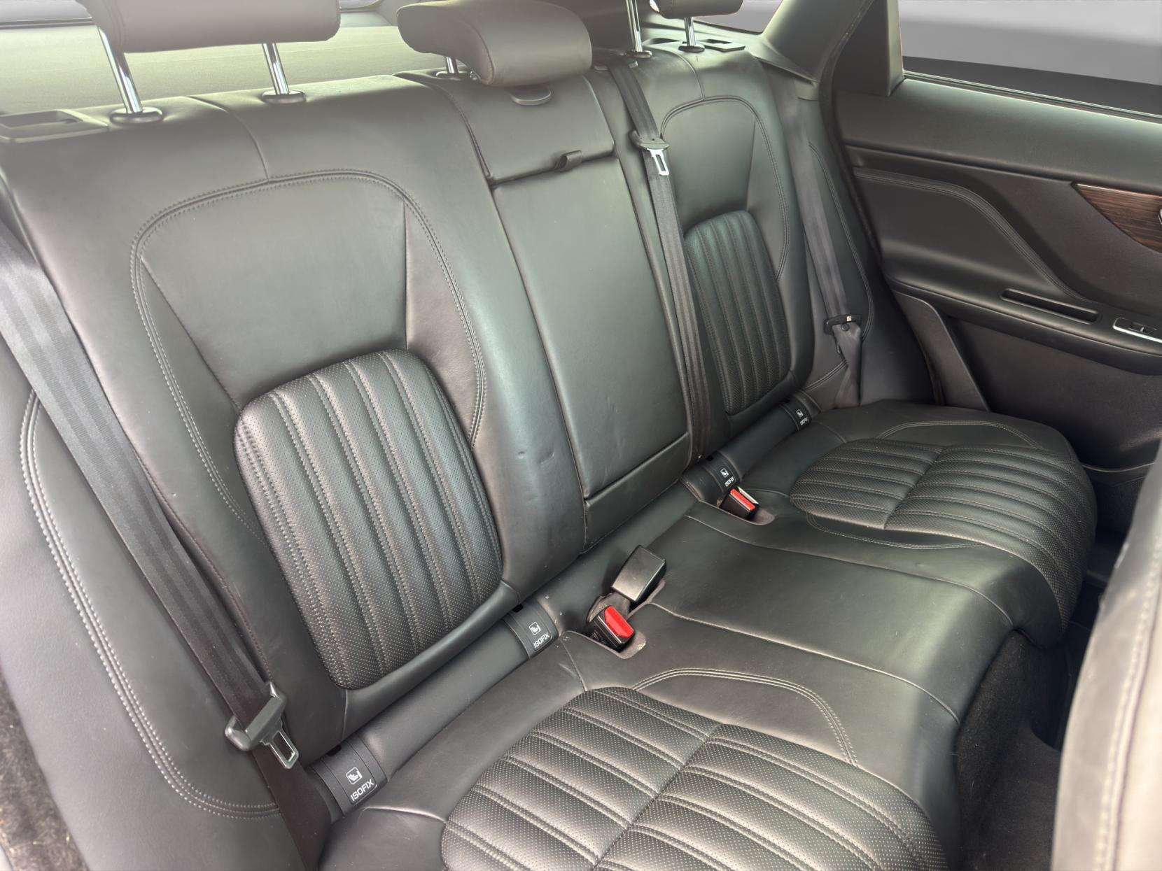 2017 JAGUAR F-PACE 2017 JAGUAR F-PACE