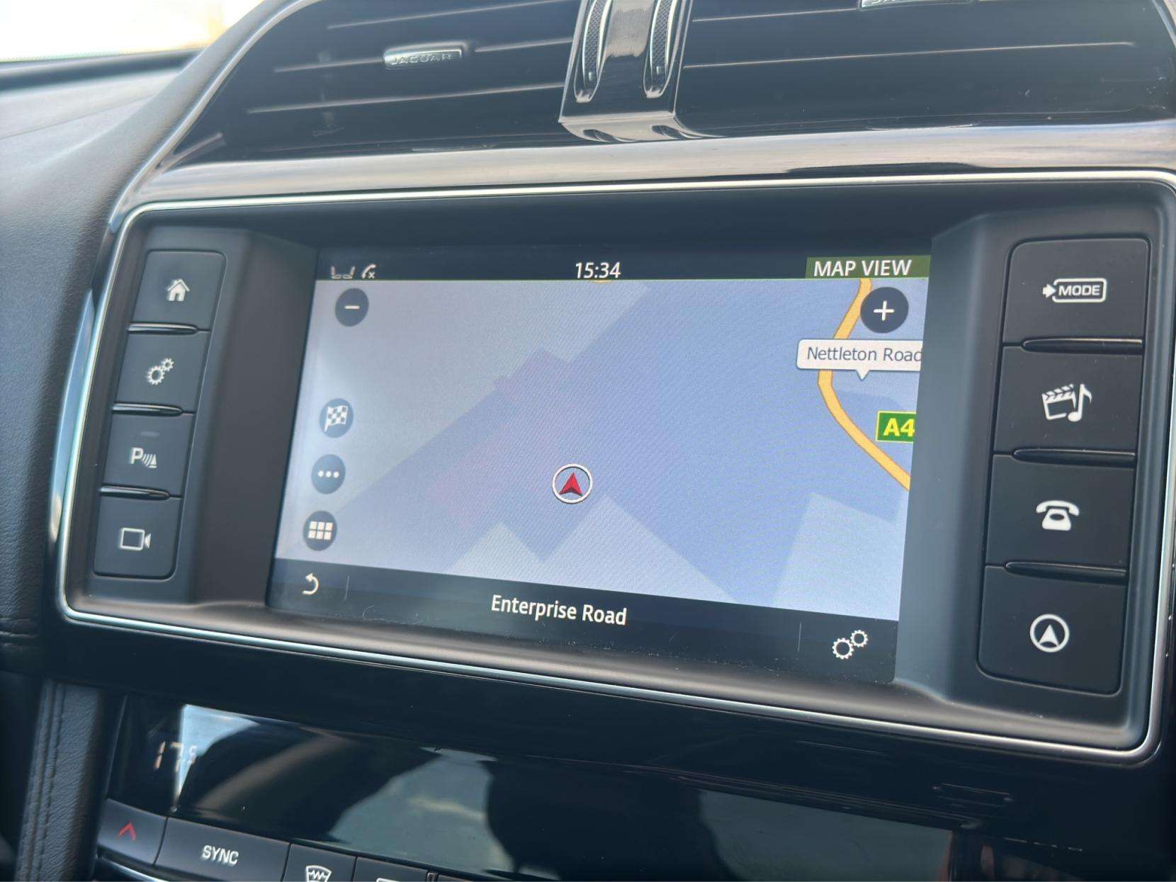 2017 JAGUAR F-PACE 2017 JAGUAR F-PACE