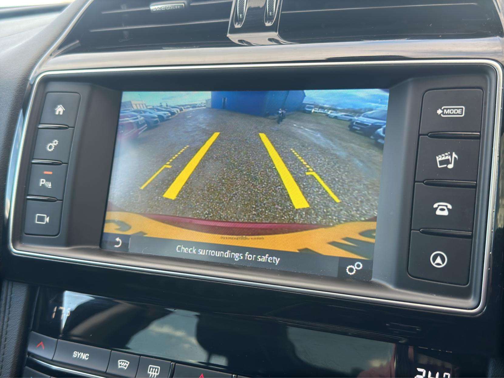 2017 JAGUAR F-PACE 2017 JAGUAR F-PACE